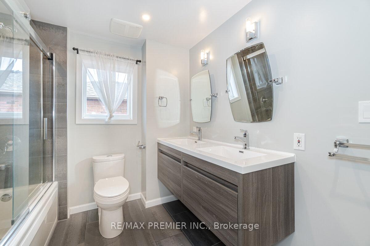 Photo 17 of 84 Silver Maple Crescent, Barrie, Holly — HOMEH