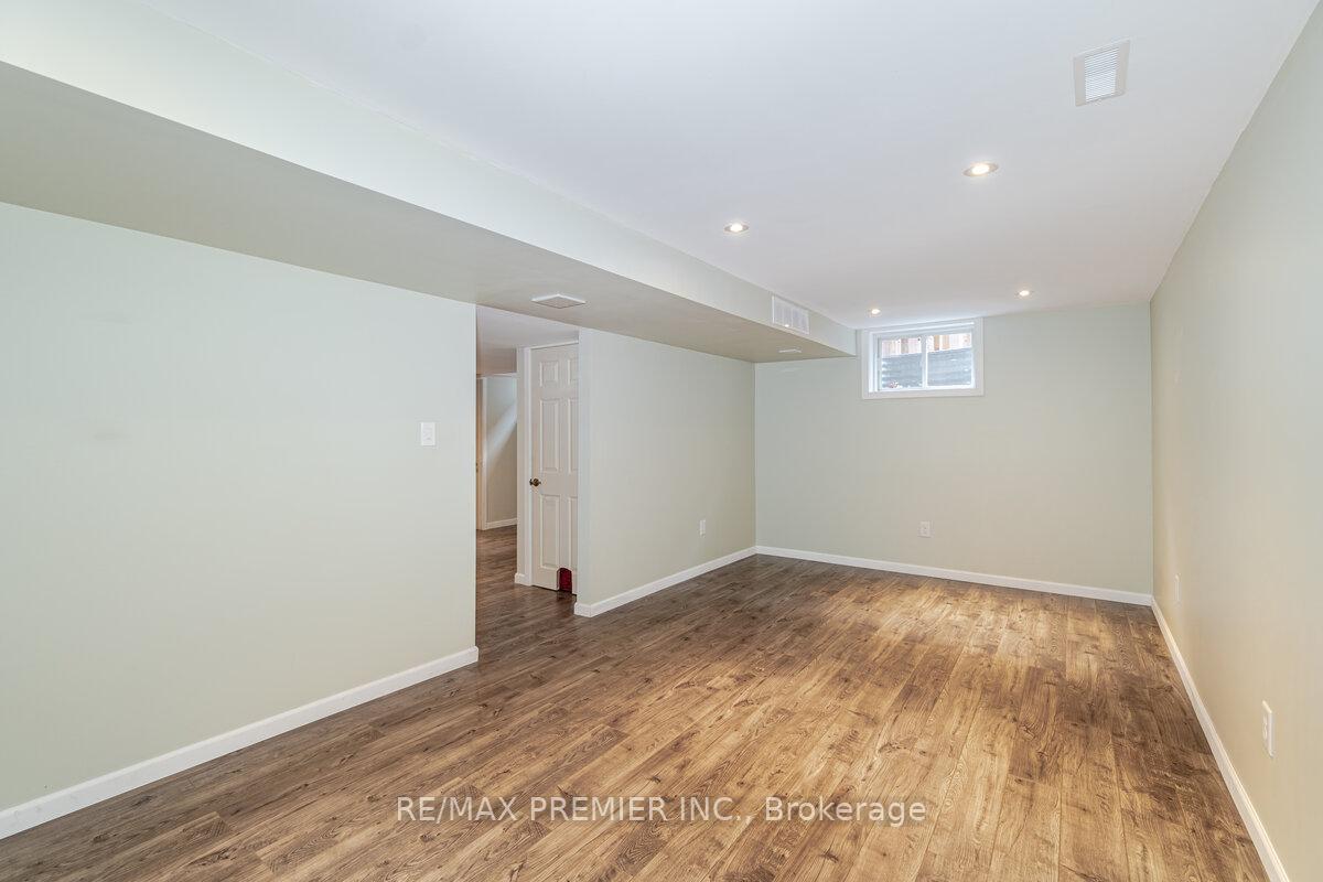 Photo 20 of 84 Silver Maple Crescent, Barrie, Holly — HOMEH