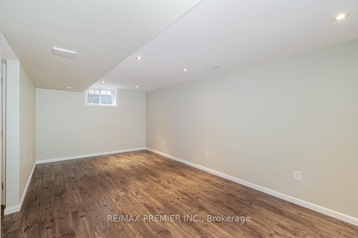 Photo 21 of 84 Silver Maple Crescent, Barrie, Holly — HOMEH