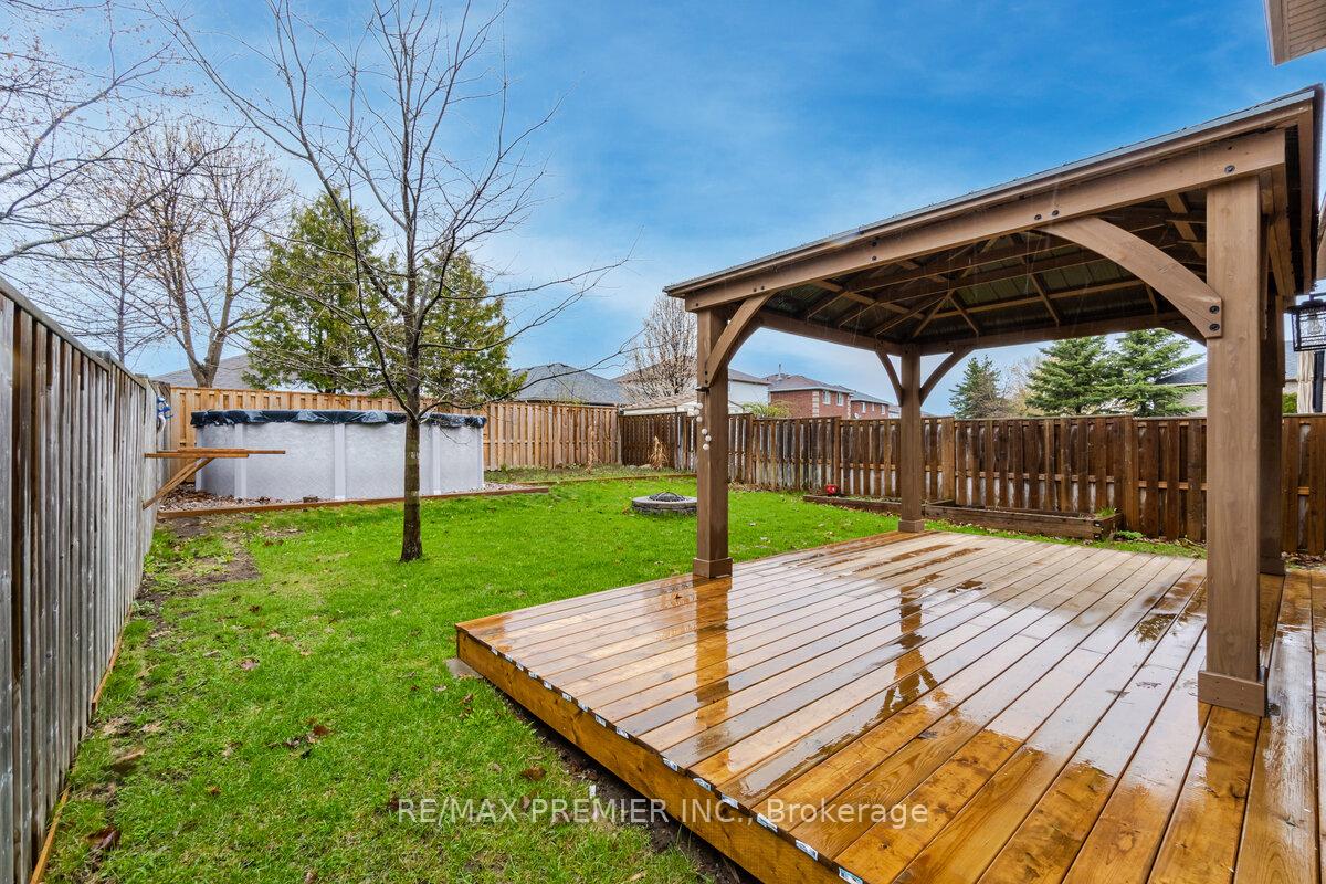 Photo 27 of 84 Silver Maple Crescent, Barrie, Holly — HOMEH