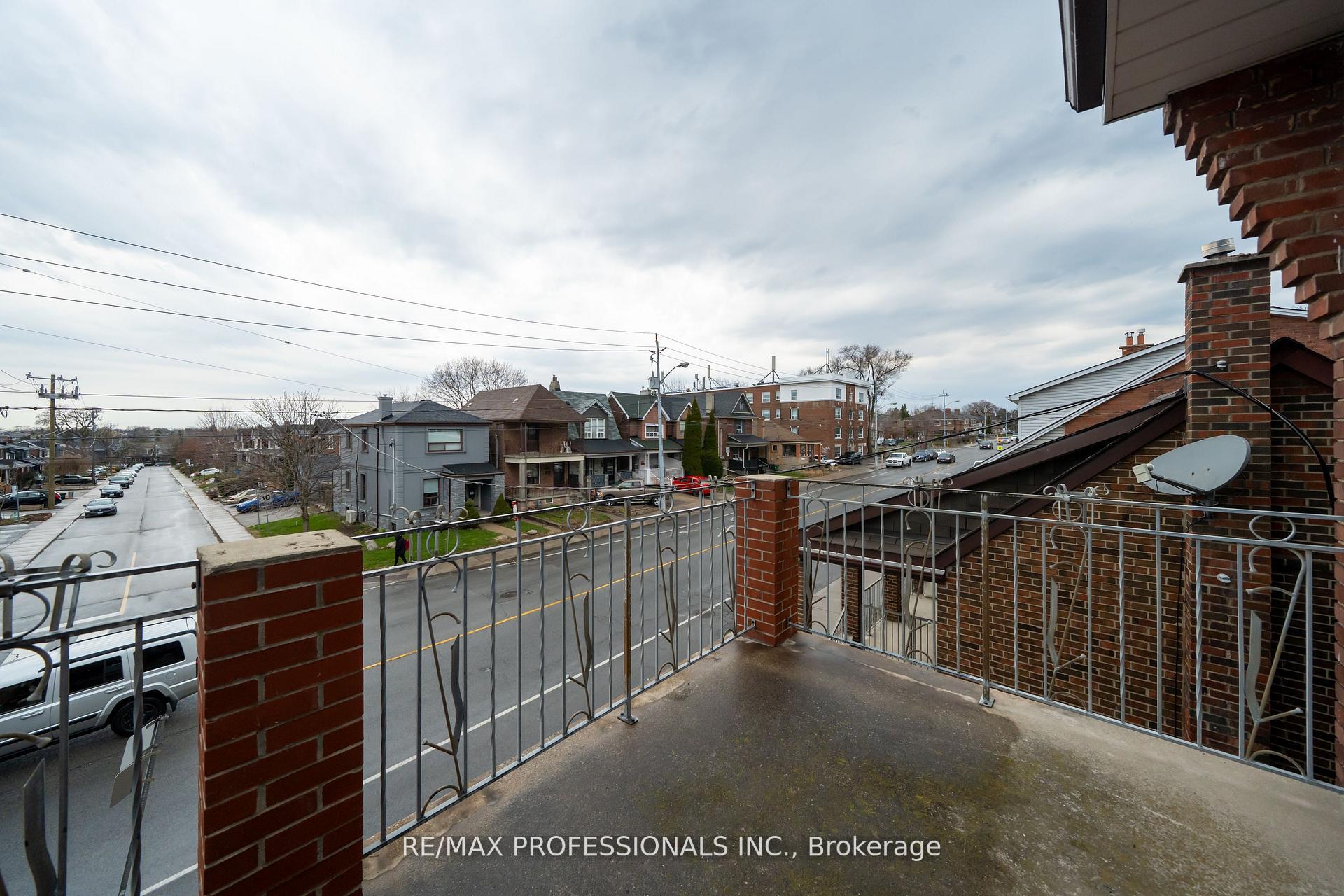 Photo 7 of Unit 2nd+3rd, 223 Oakwood Avenue, Toronto, Oakwood Village — HOMEH