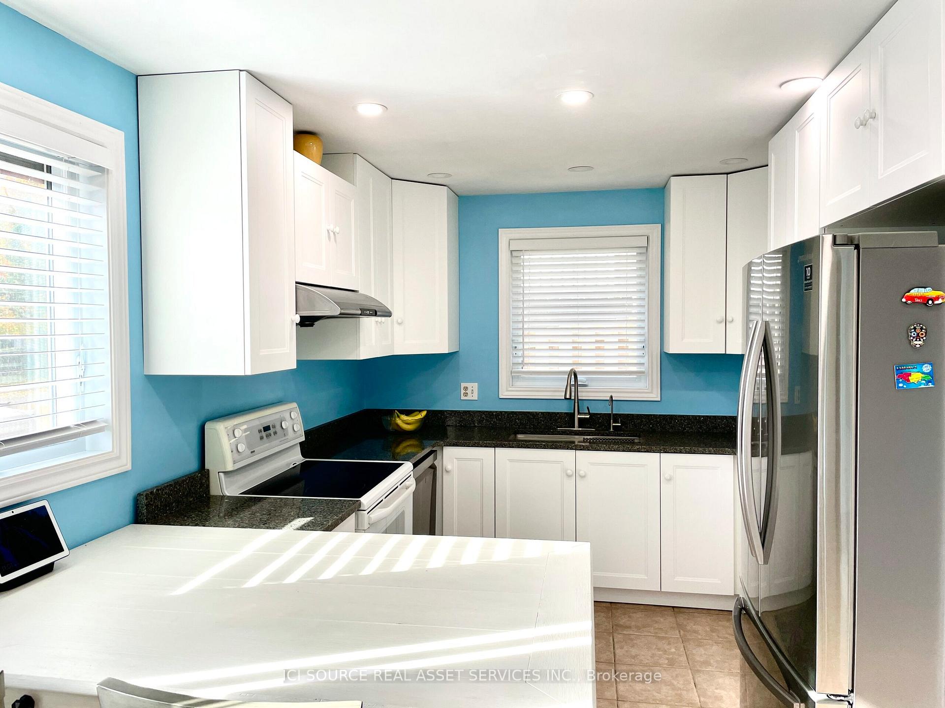 Photo 3 of 59 Hoover Drive, Markham, Thornhill — HOMEH