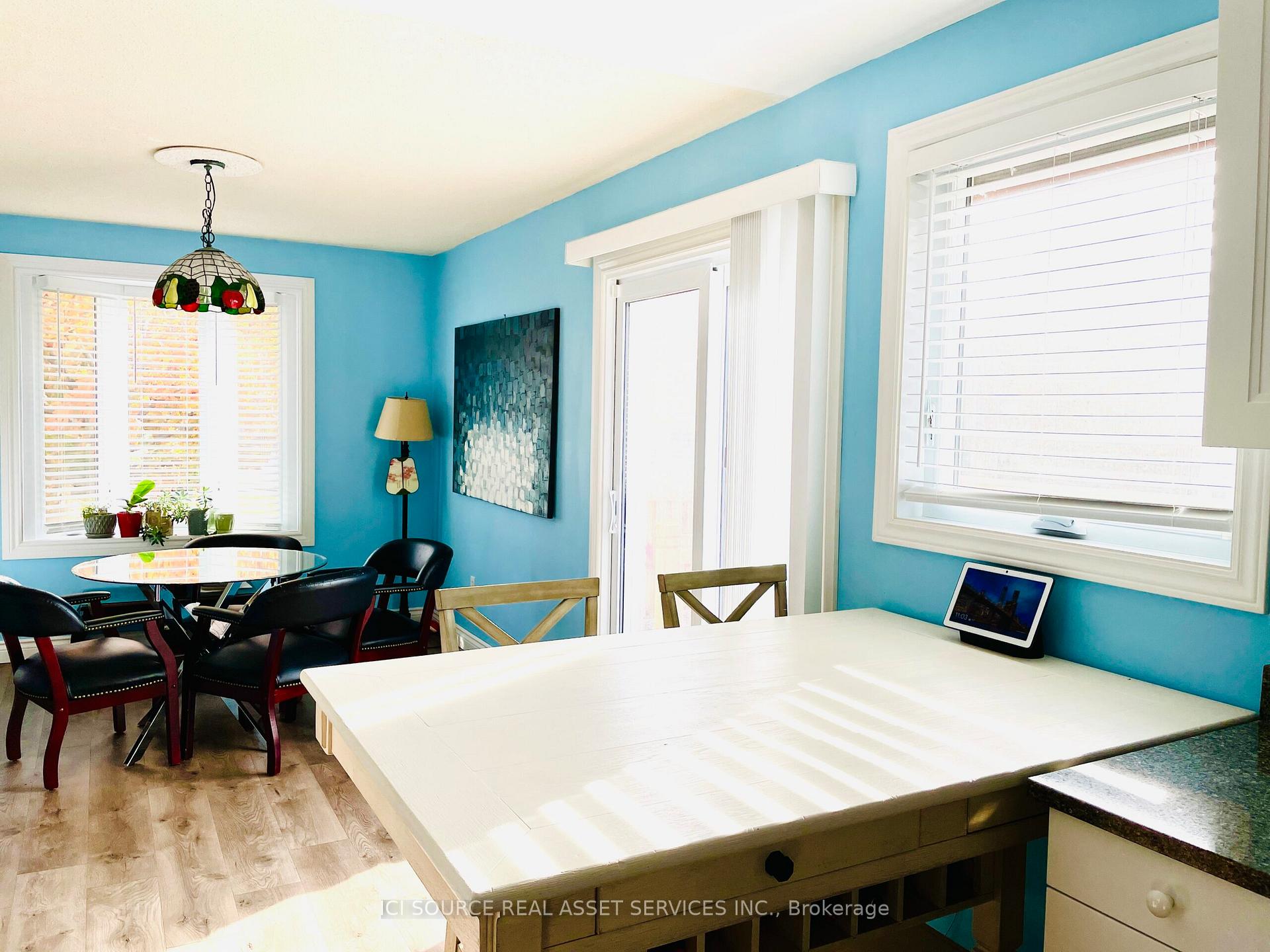 Photo 4 of 59 Hoover Drive, Markham, Thornhill — HOMEH