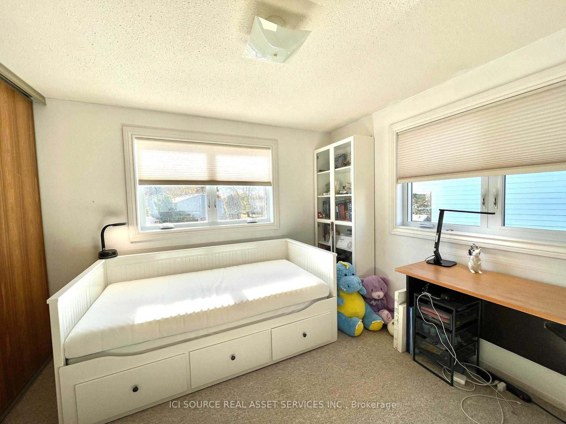 Photo 10 of 59 Hoover Drive, Markham, Thornhill — HOMEH