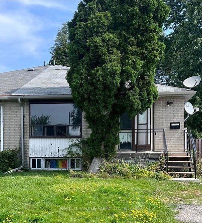 Front of Unit Bsmt, 21 Albion Crescent