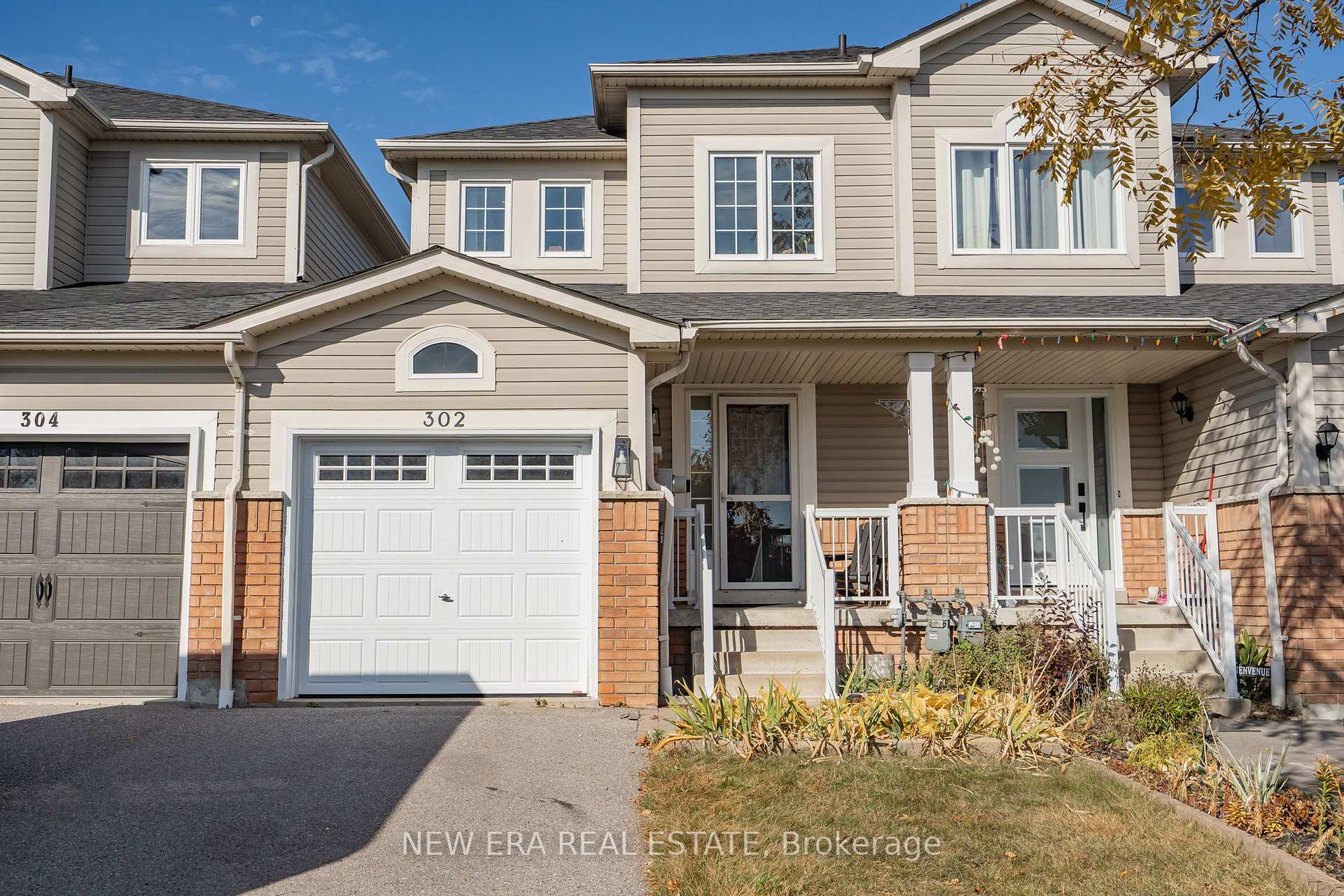 Photo 2 of 302 Swindells Street, Clarington, Bowmanville — HOMEH