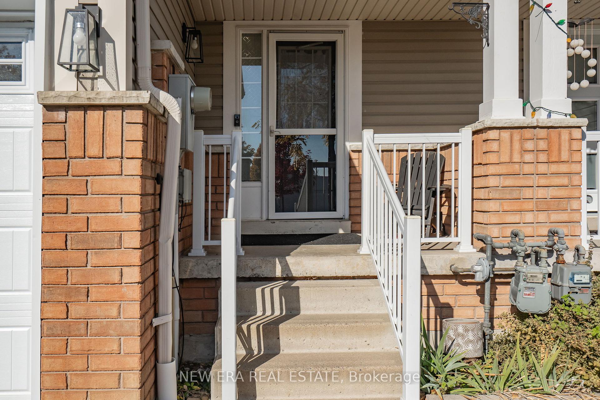 Photo 5 of 302 Swindells Street, Clarington, Bowmanville — HOMEH
