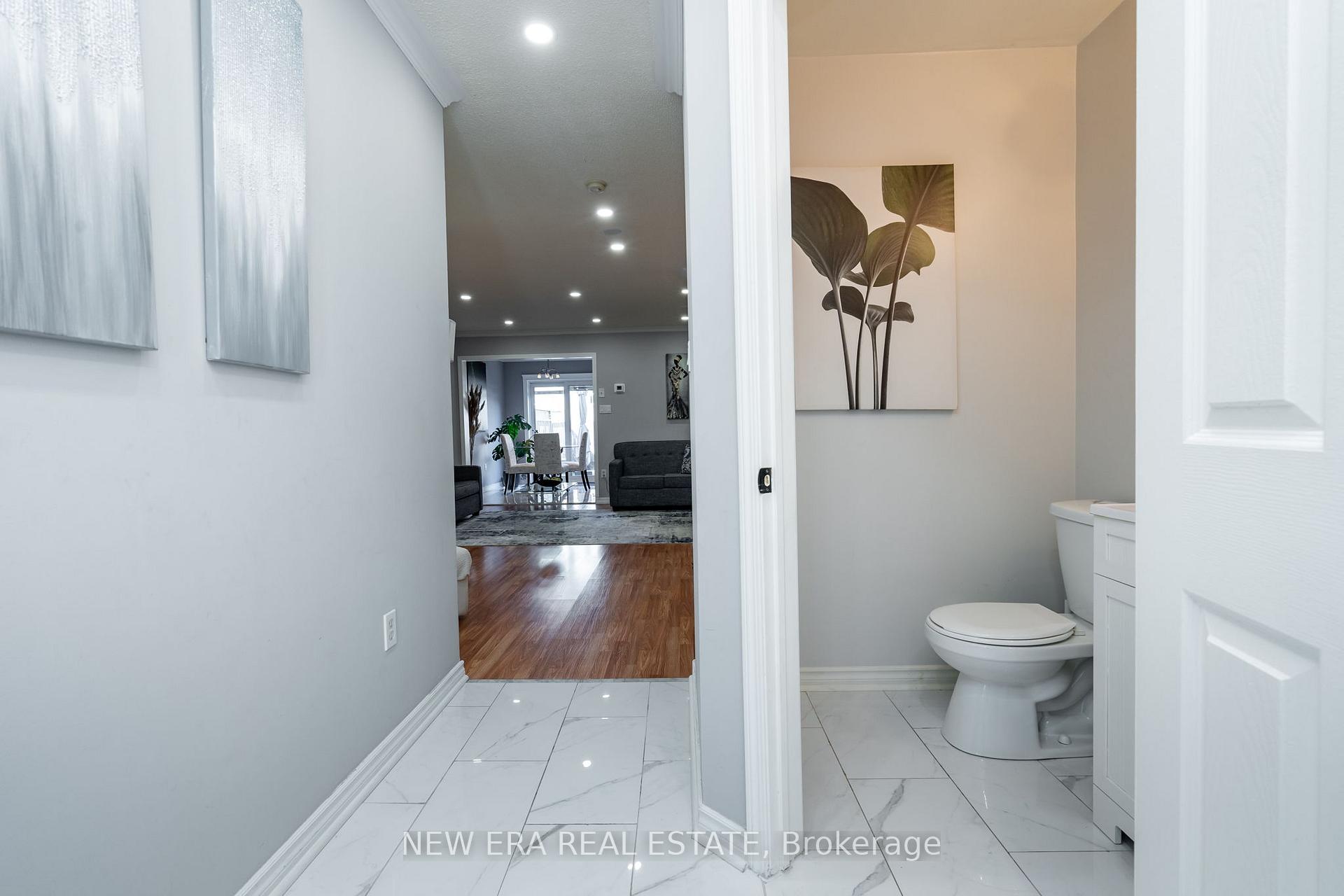 Photo 4 of 302 Swindells Street, Clarington, Bowmanville — HOMEH