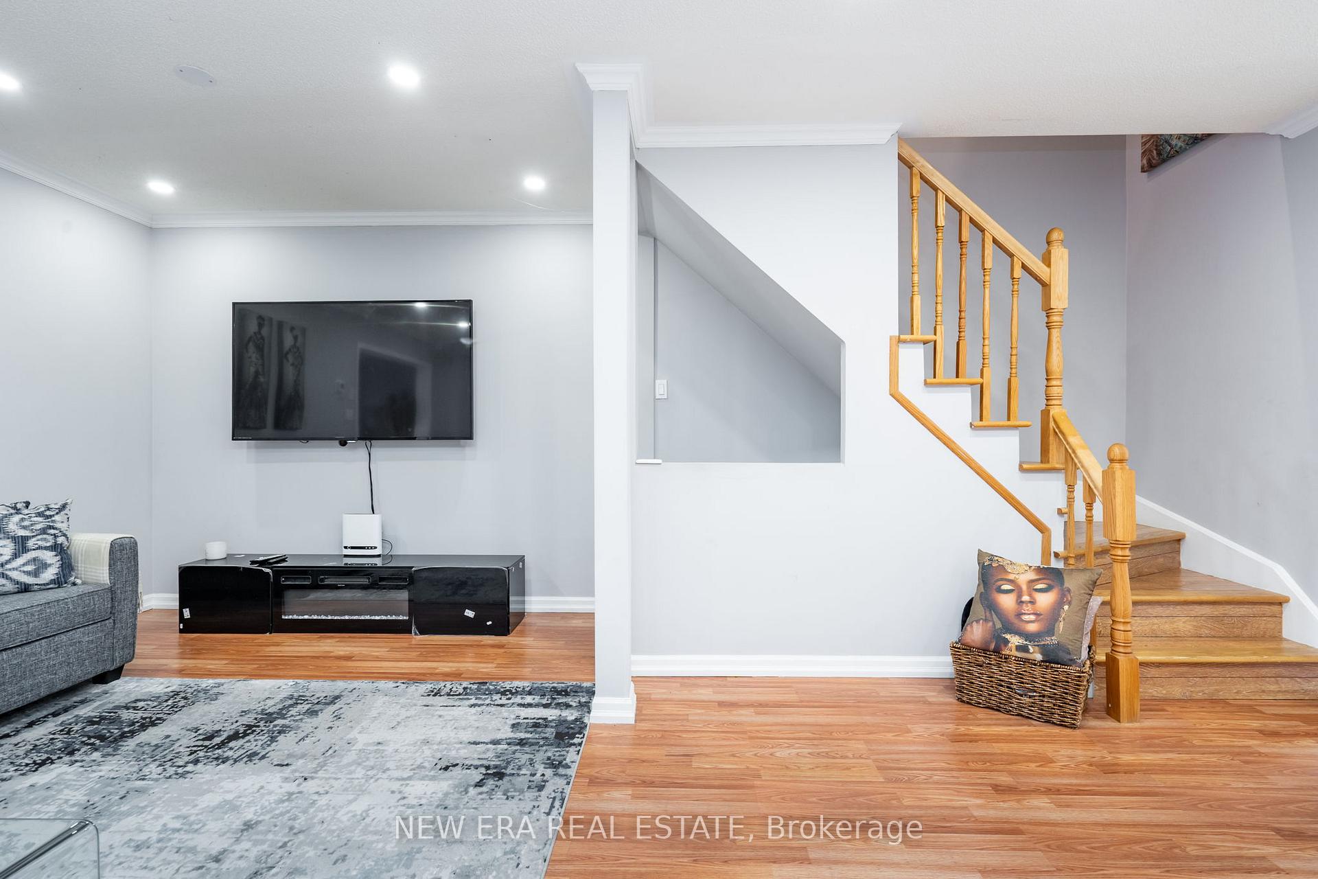 Photo 8 of 302 Swindells Street, Clarington, Bowmanville — HOMEH