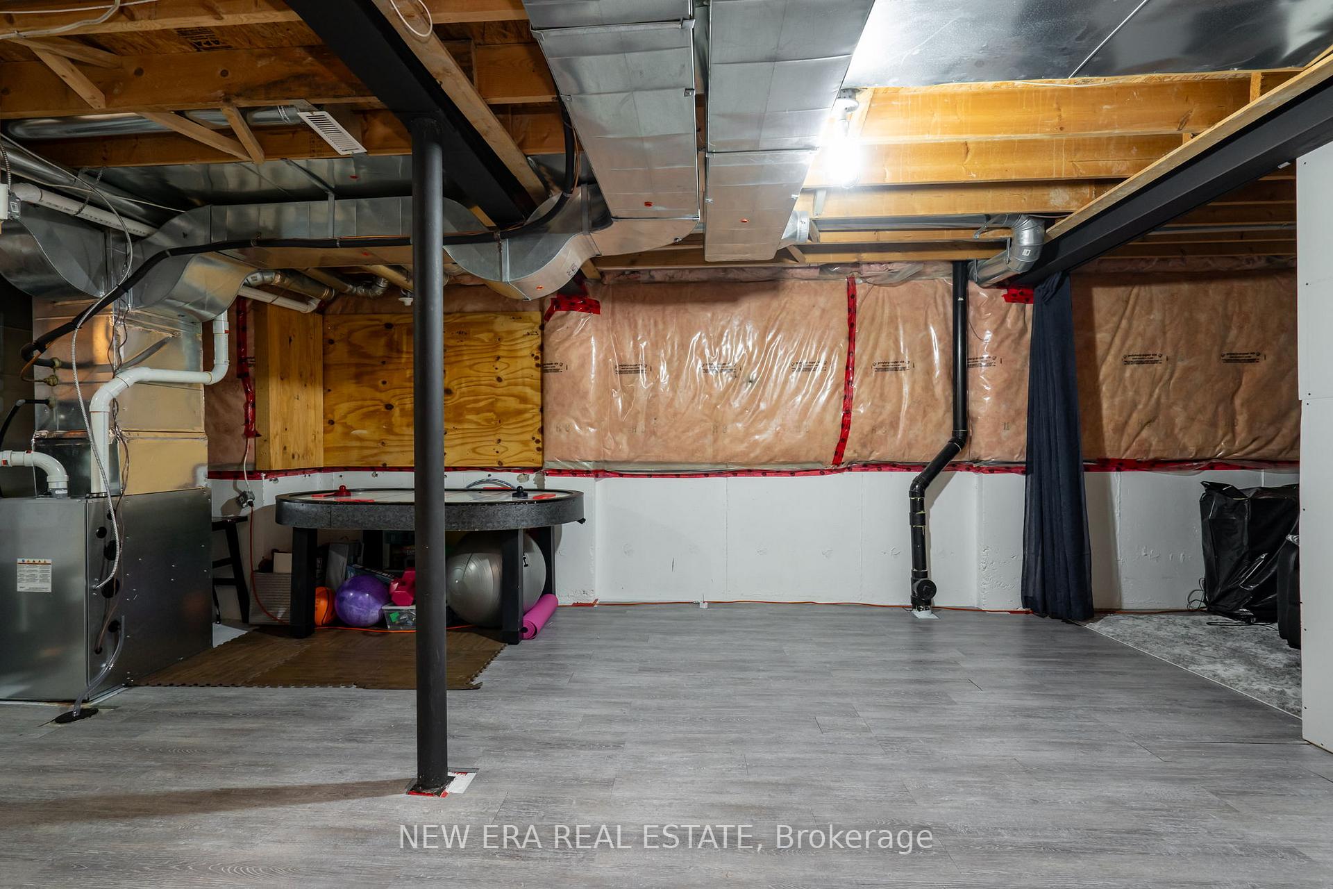 Photo 19 of 302 Swindells Street, Clarington, Bowmanville — HOMEH