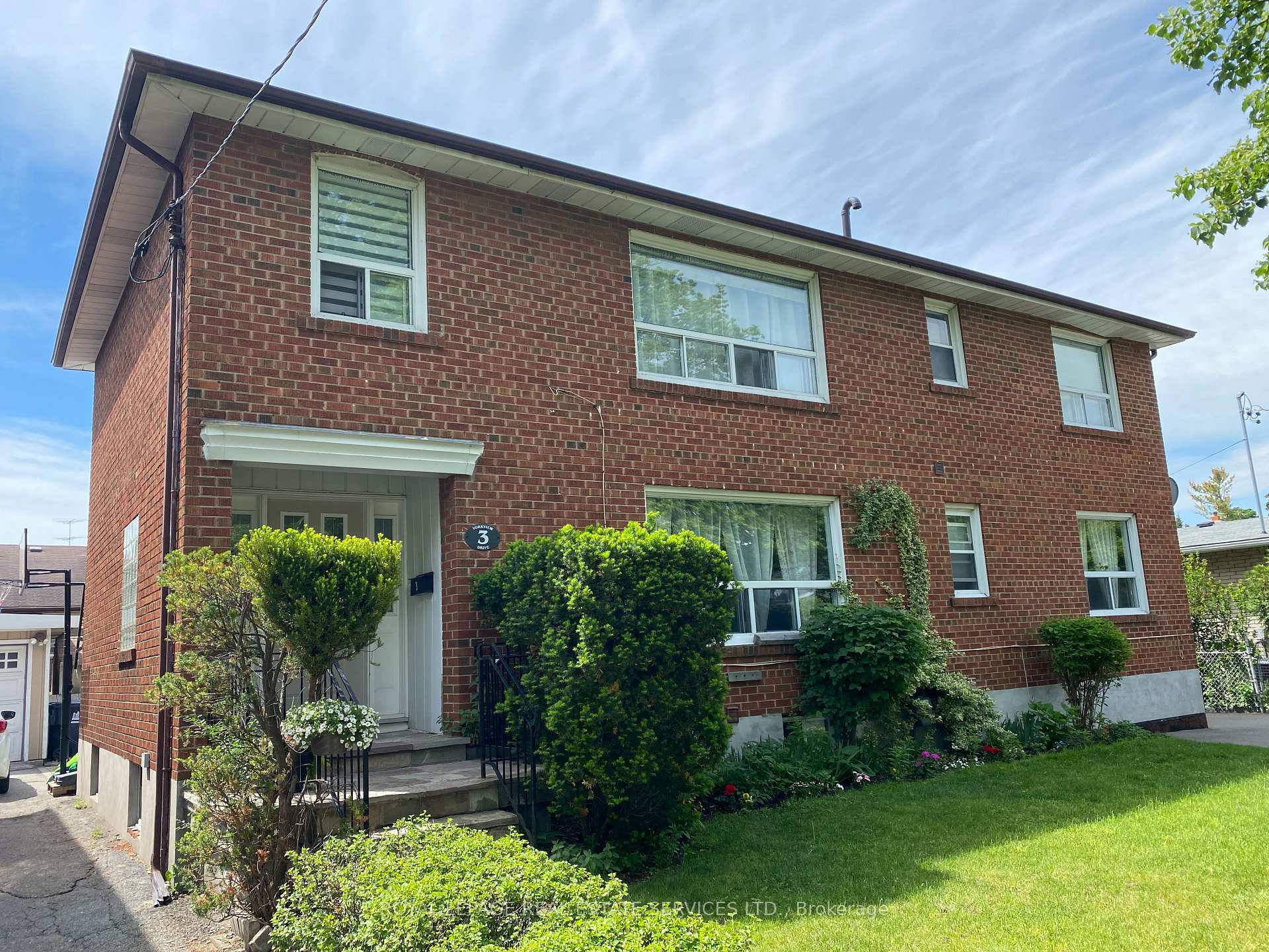 Photo 1 of Unit 2nd, 3 Yorkview Drive, Etobicoke, Stonegate-Queensway — HOMEH