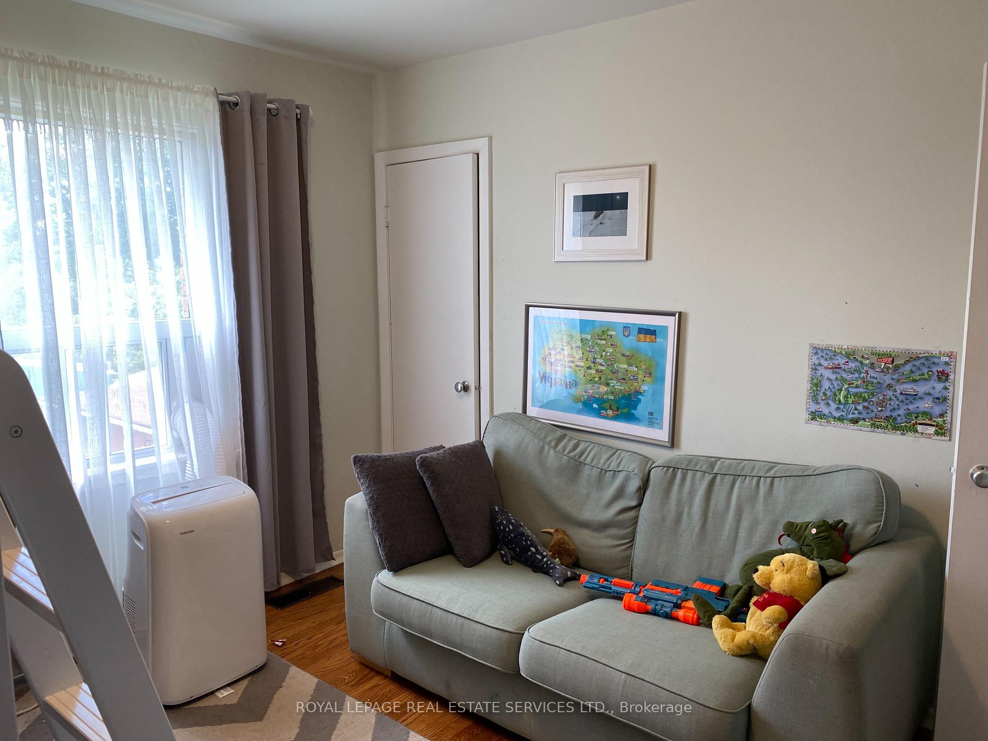 Photo 12 of Unit 2nd, 3 Yorkview Drive, Etobicoke, Stonegate-Queensway — HOMEH