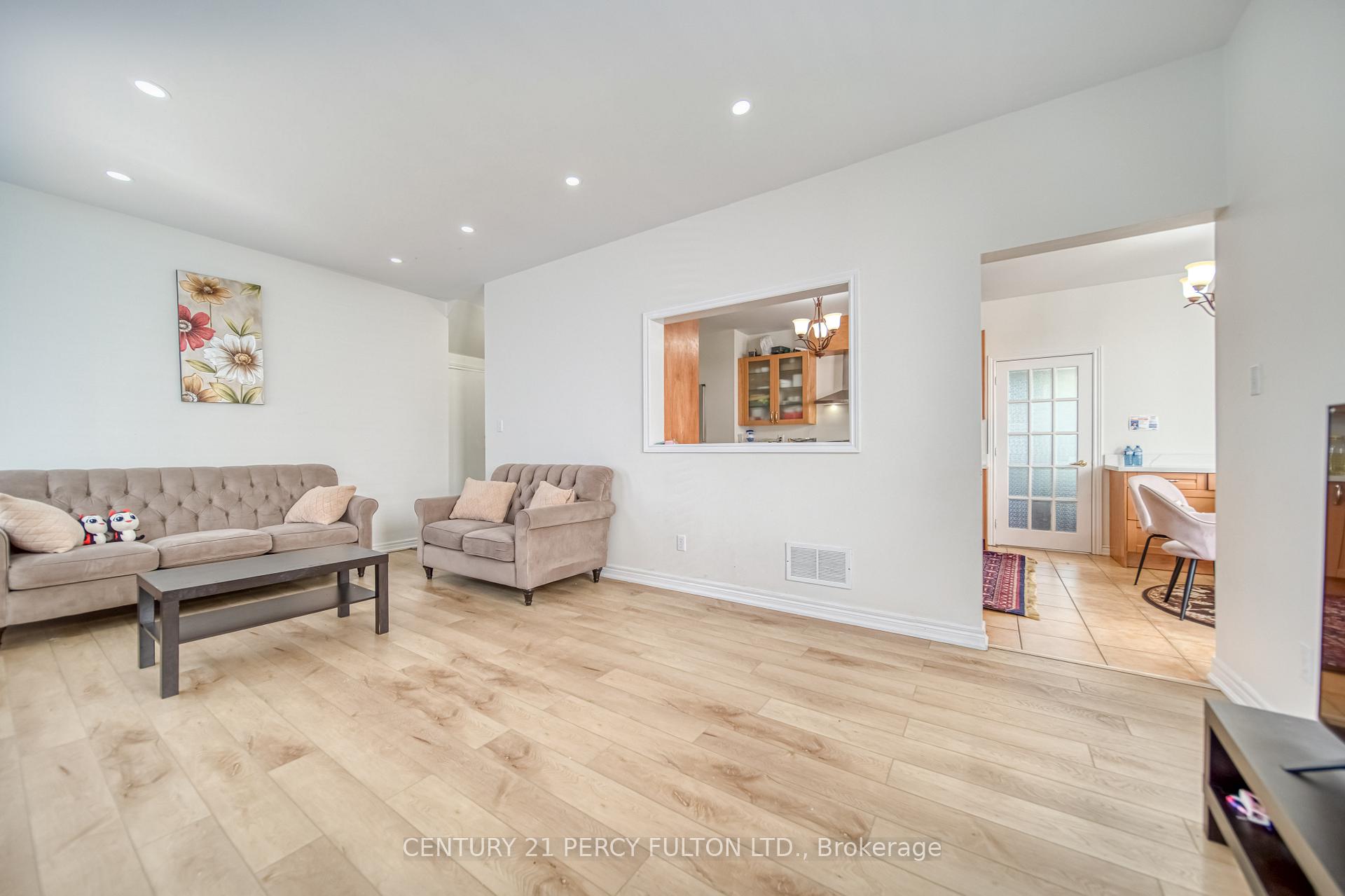 Photo 20 of 38 Milroy Lane, Markham, Cornell — HOMEH