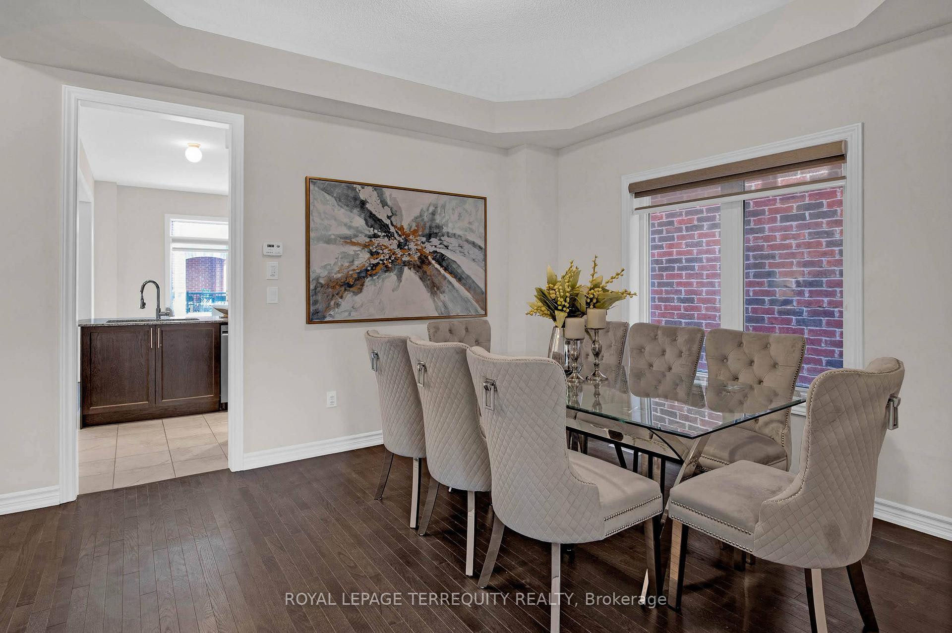 Photo 3 of 61 Jack Potts Way, Clarington, Courtice — HOMEH