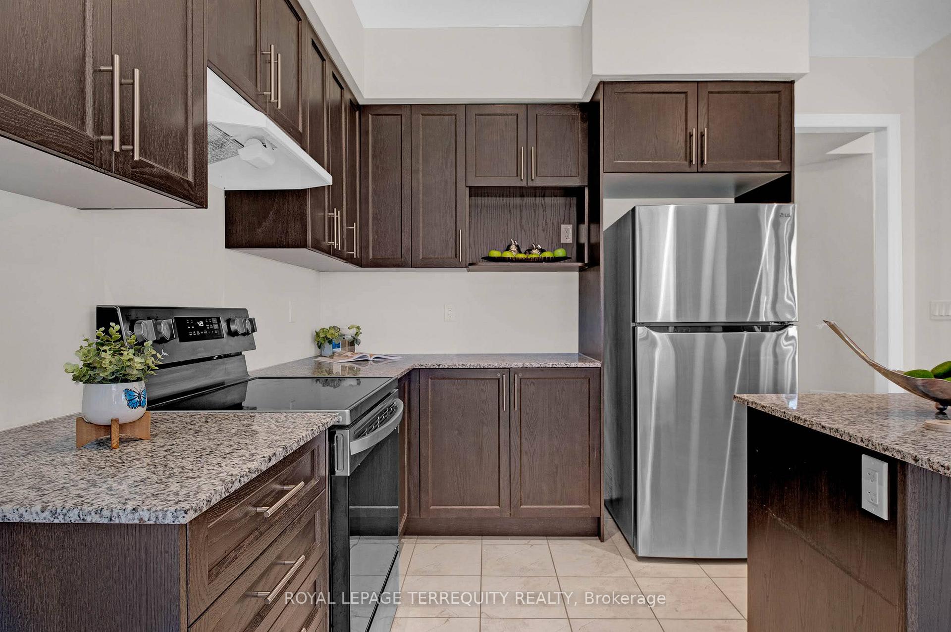 Photo 14 of 61 Jack Potts Way, Clarington, Courtice — HOMEH