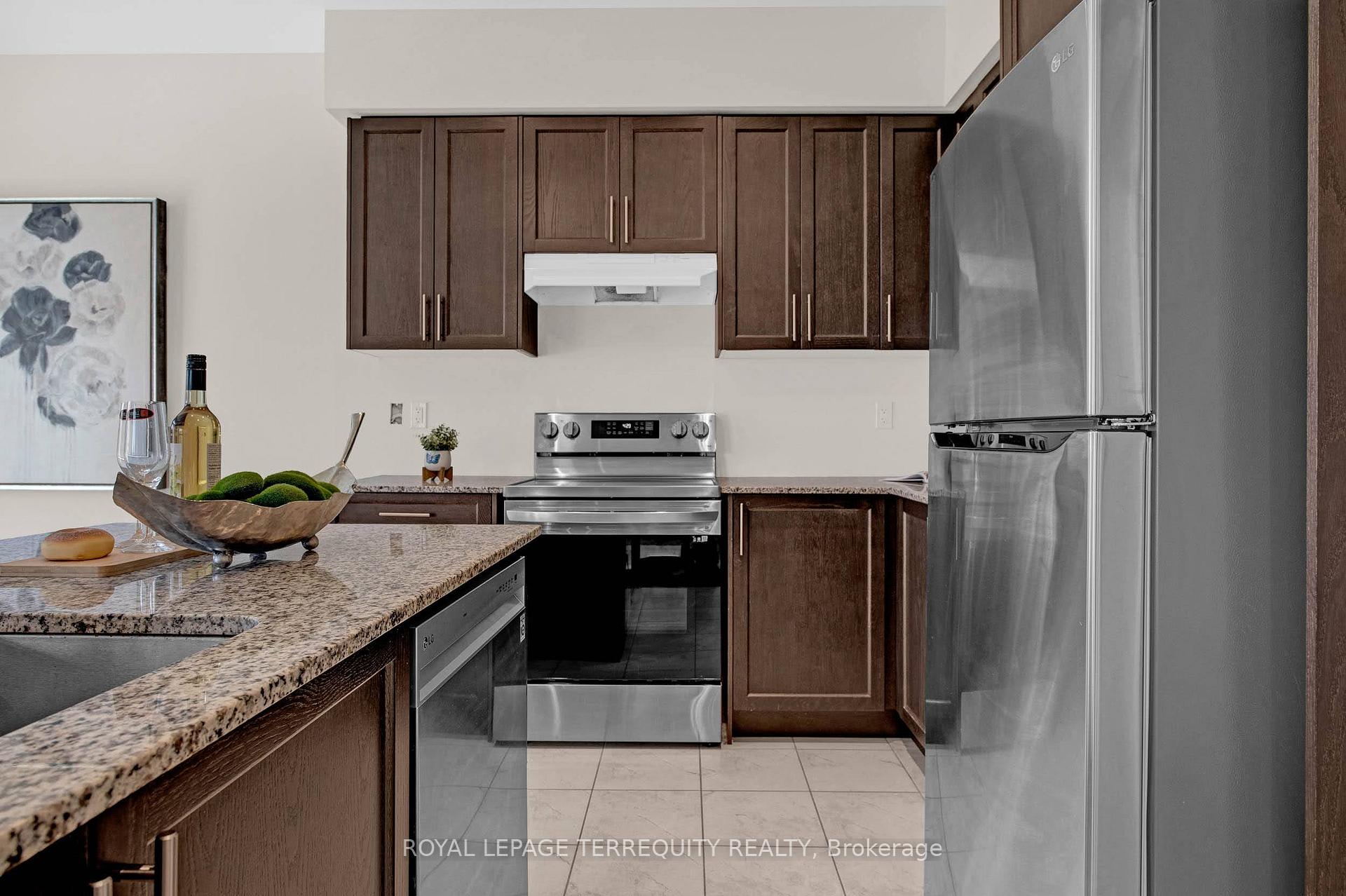 Photo 15 of 61 Jack Potts Way, Clarington, Courtice — HOMEH