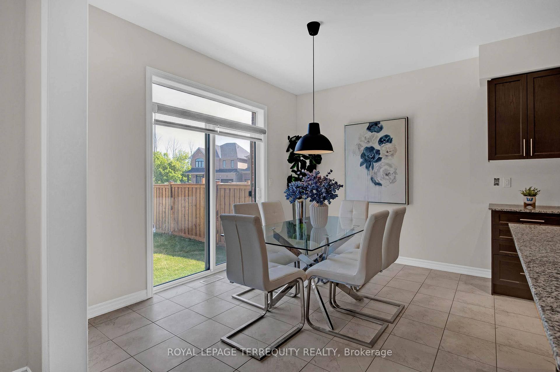 Photo 16 of 61 Jack Potts Way, Clarington, Courtice — HOMEH