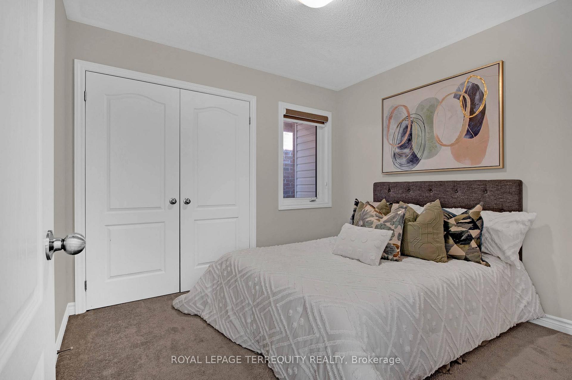 Photo 24 of 61 Jack Potts Way, Clarington, Courtice — HOMEH