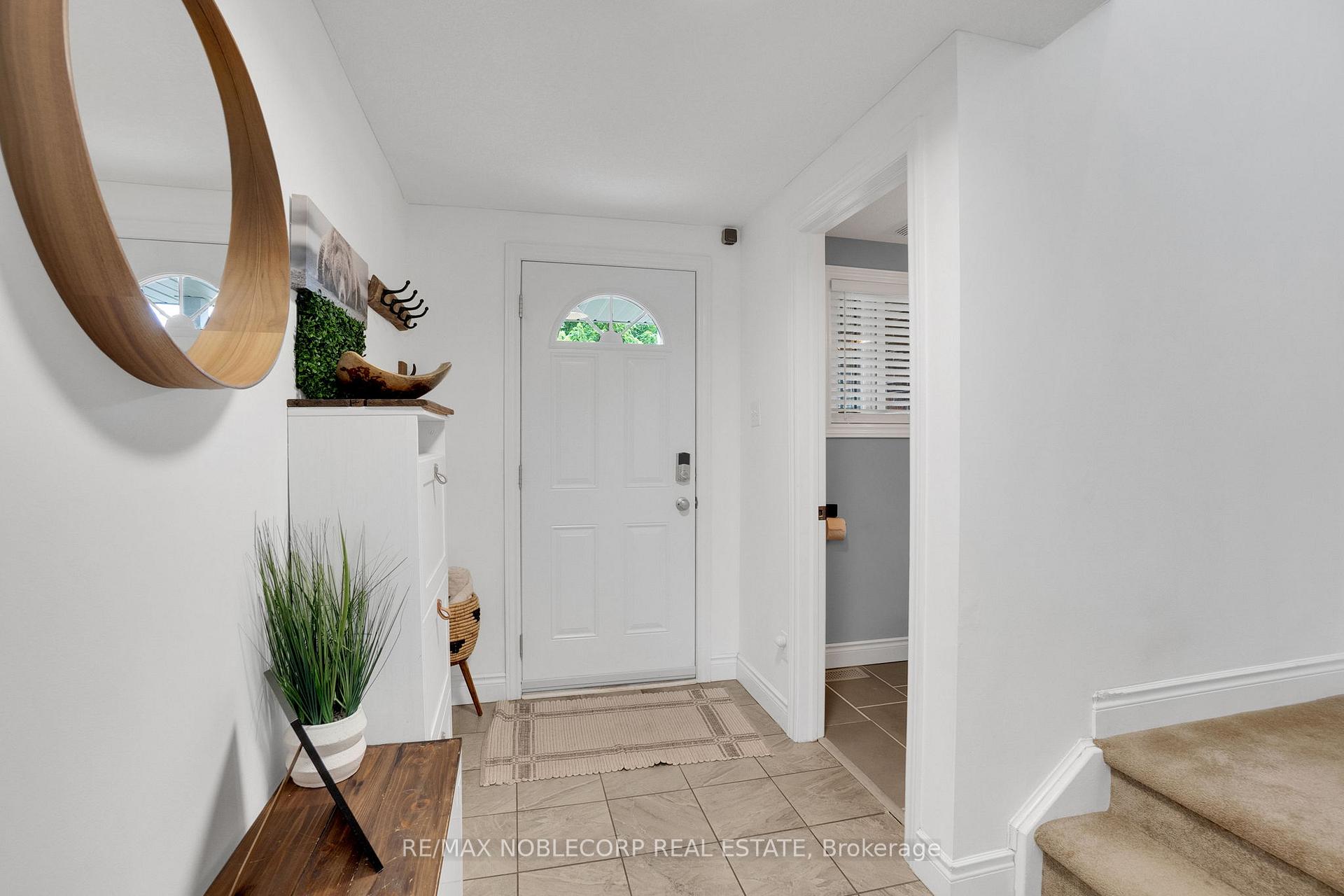 Photo 7 of 45 Hewitt Lane, Guelph, Willow West/Sugarbush/West Acres — HOMEH