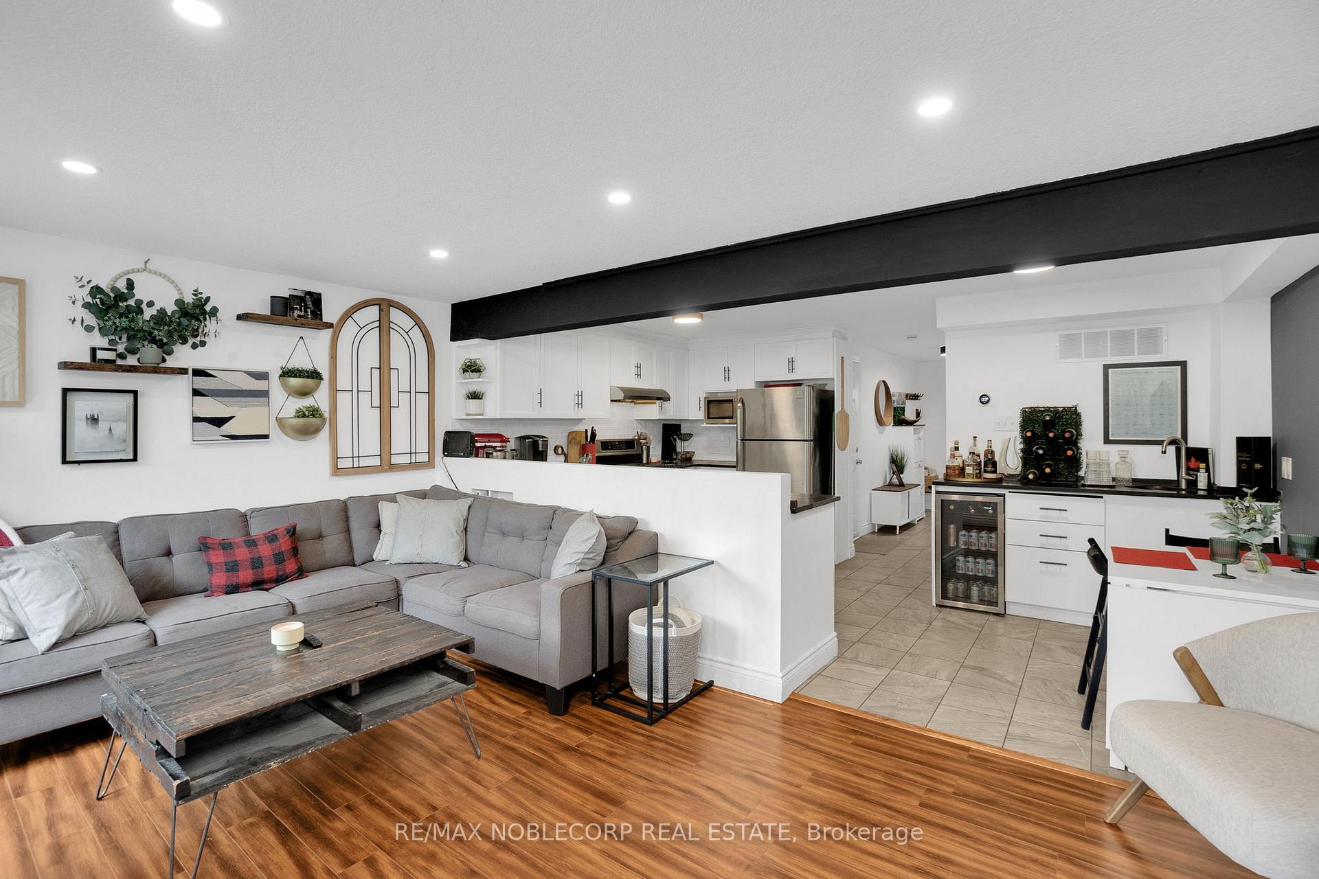 Photo 13 of 45 Hewitt Lane, Guelph, Willow West/Sugarbush/West Acres — HOMEH