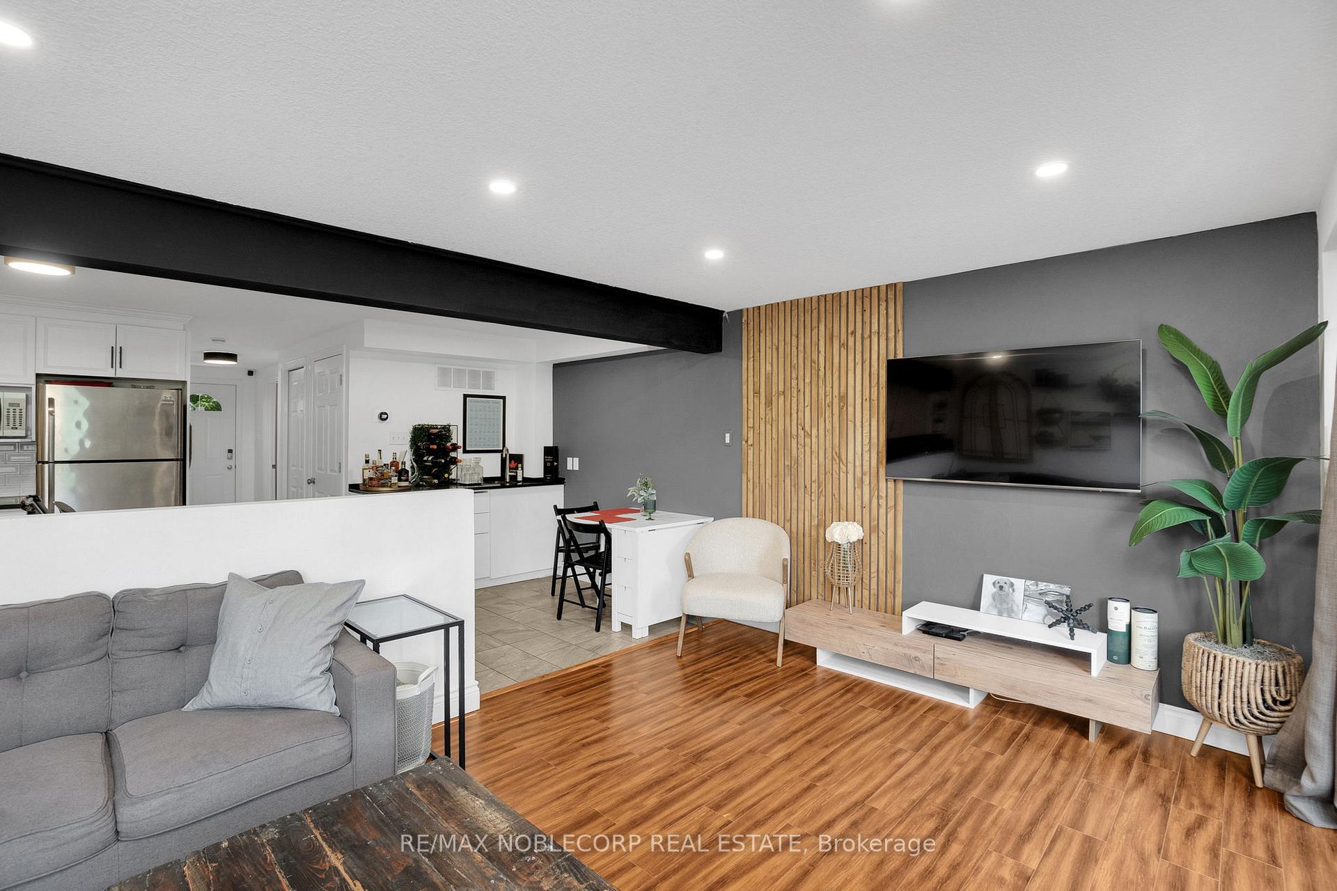 Photo 14 of 45 Hewitt Lane, Guelph, Willow West/Sugarbush/West Acres — HOMEH
