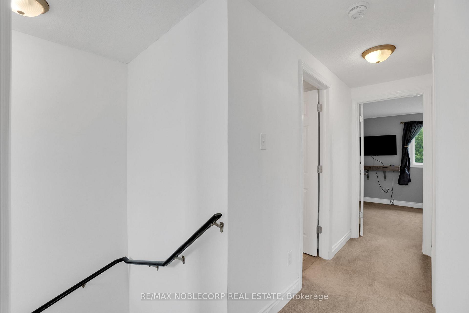 Photo 15 of 45 Hewitt Lane, Guelph, Willow West/Sugarbush/West Acres — HOMEH
