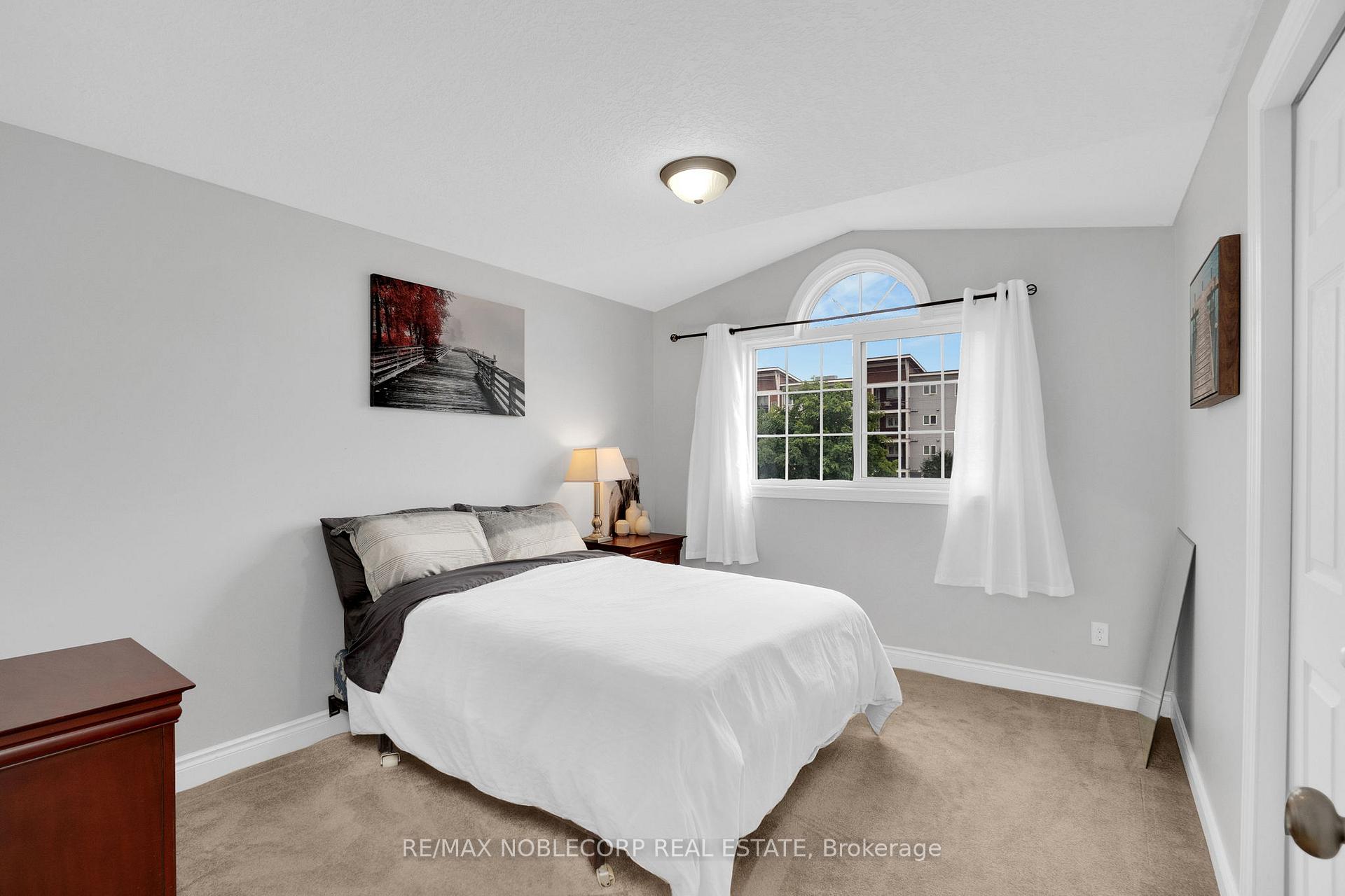 Photo 20 of 45 Hewitt Lane, Guelph, Willow West/Sugarbush/West Acres — HOMEH