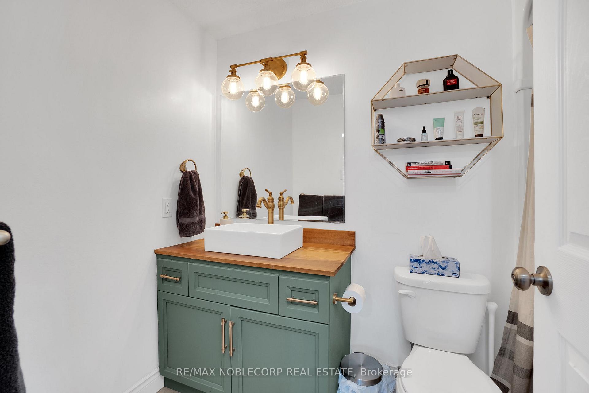 Photo 22 of 45 Hewitt Lane, Guelph, Willow West/Sugarbush/West Acres — HOMEH