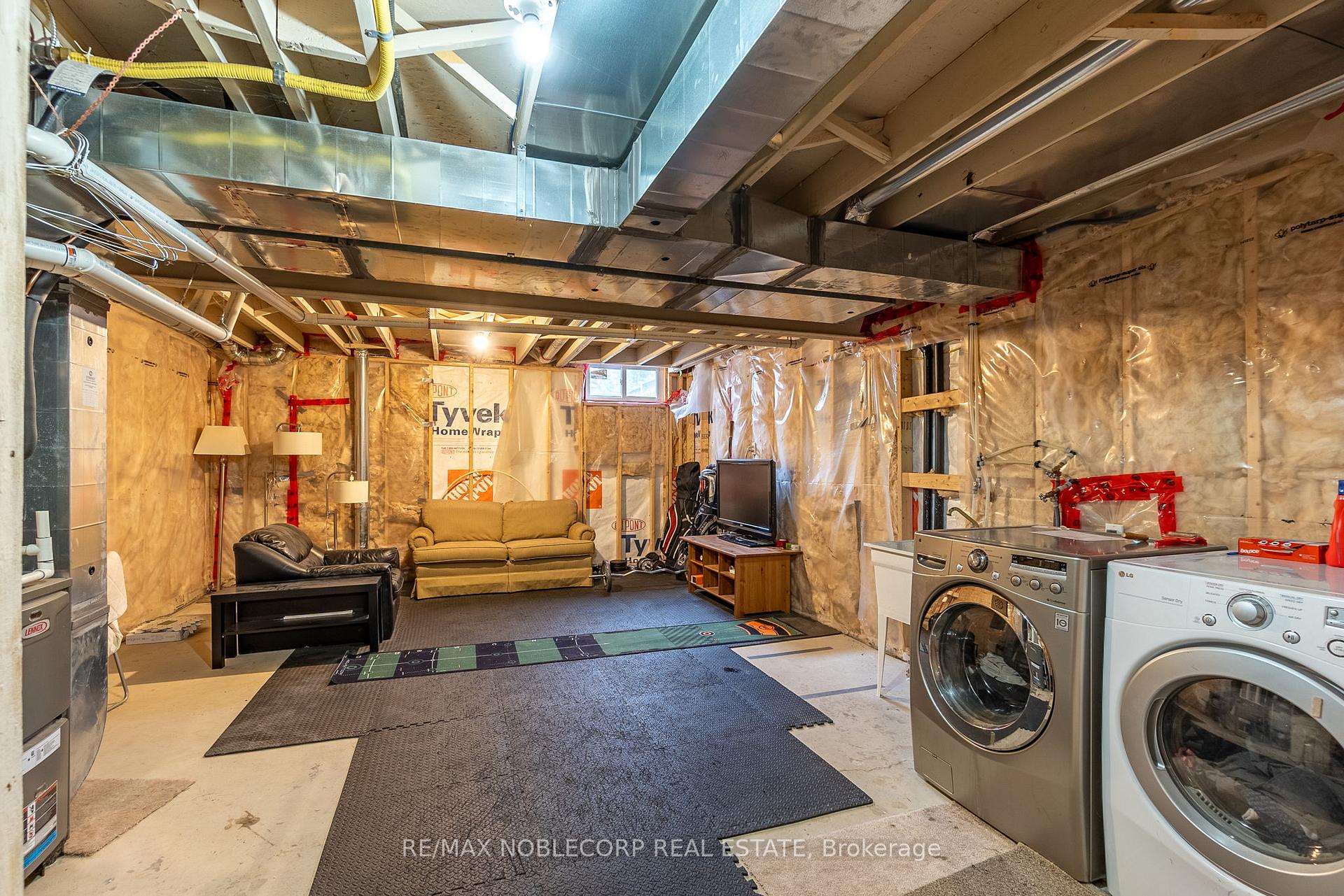 Photo 24 of 45 Hewitt Lane, Guelph, Willow West/Sugarbush/West Acres — HOMEH