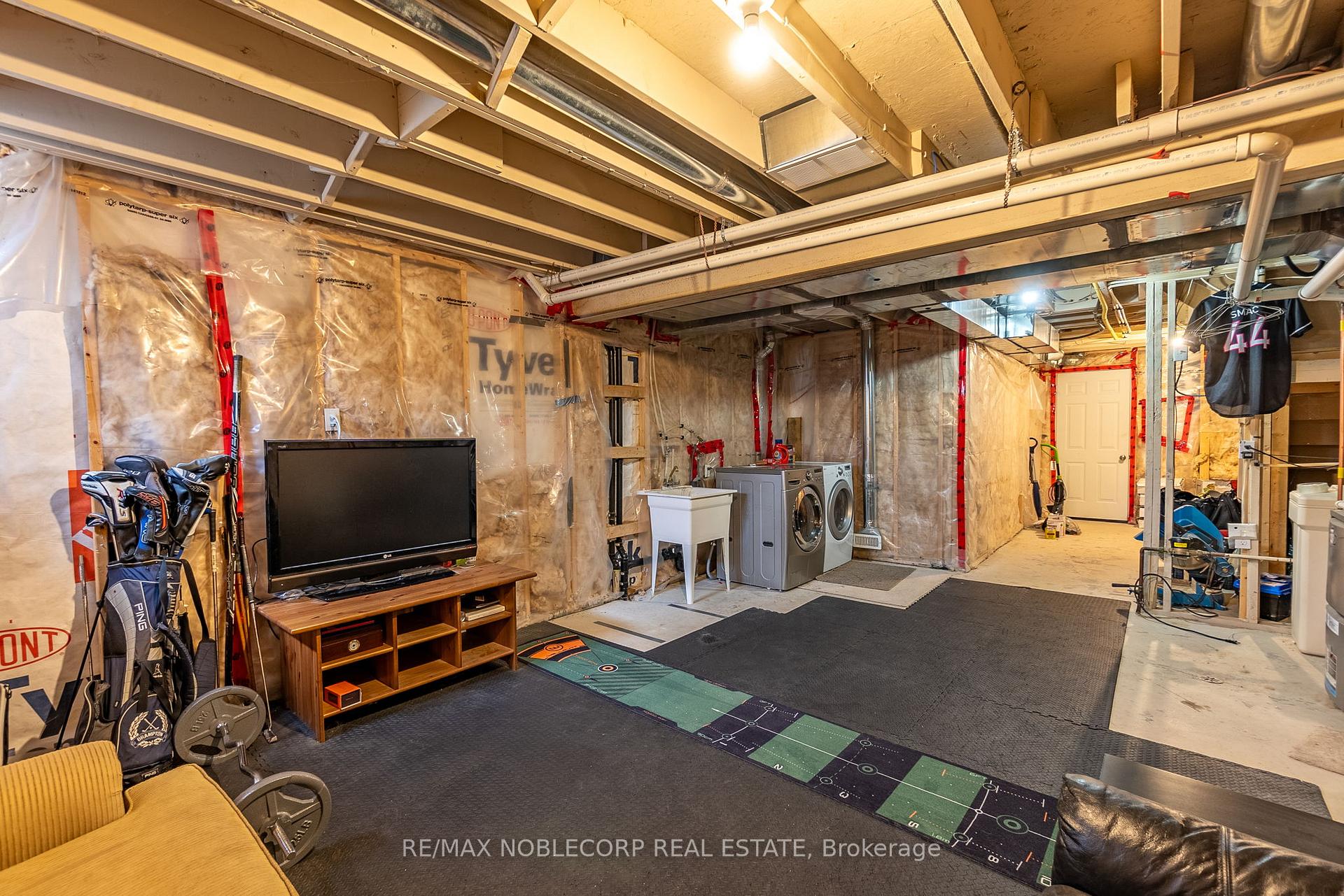 Photo 23 of 45 Hewitt Lane, Guelph, Willow West/Sugarbush/West Acres — HOMEH