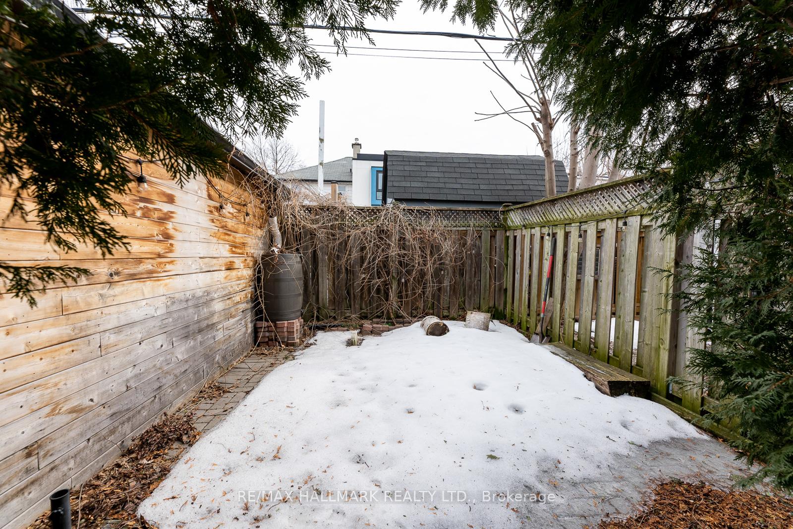 Photo 37 of 49 Hertle Avenue, Toronto, Greenwood-Coxwell — HOMEH
