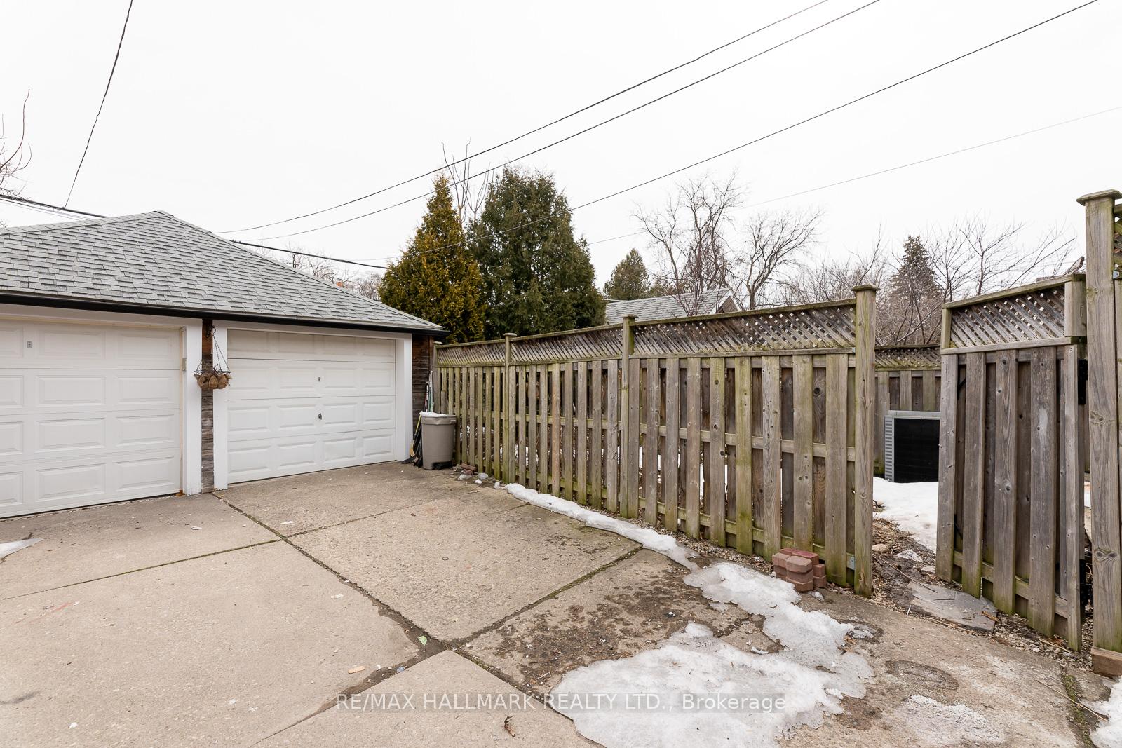 Photo 38 of 49 Hertle Avenue, Toronto, Greenwood-Coxwell — HOMEH