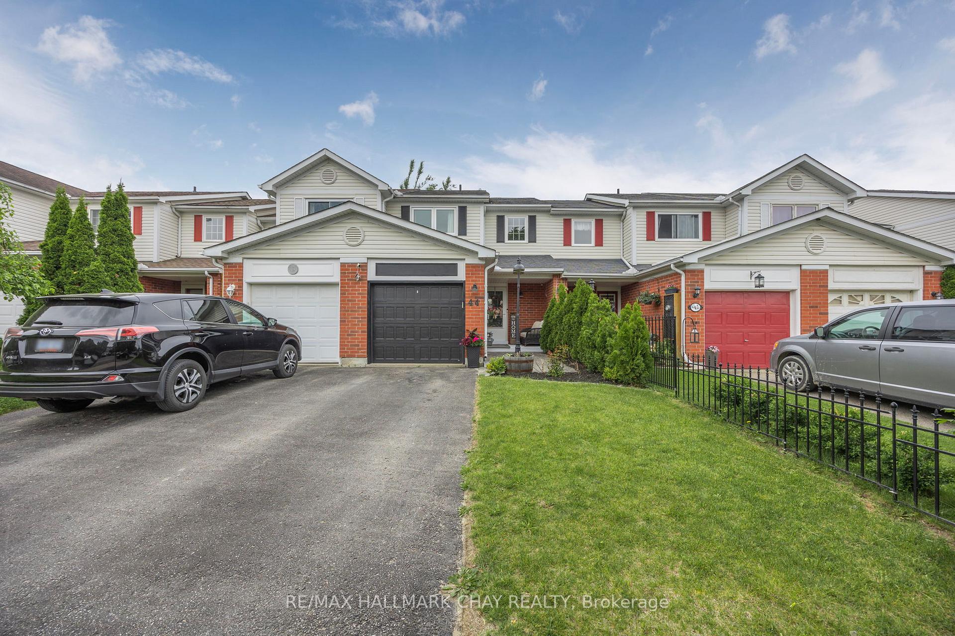 Photo 1 of 44 Pickett Crescent, Barrie, Innis-Shore — HOMEH