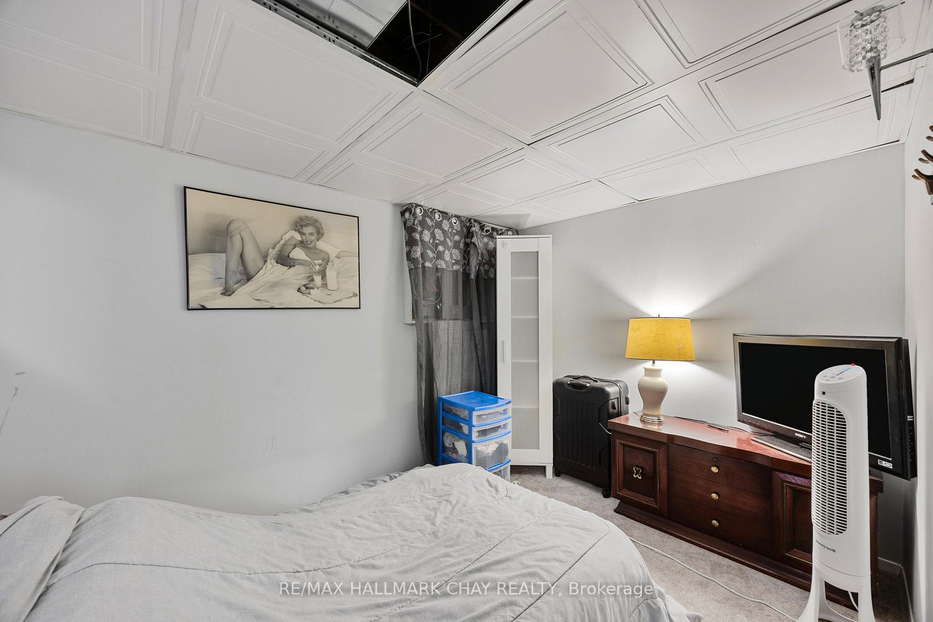 Photo 15 of 44 Pickett Crescent, Barrie, Innis-Shore — HOMEH