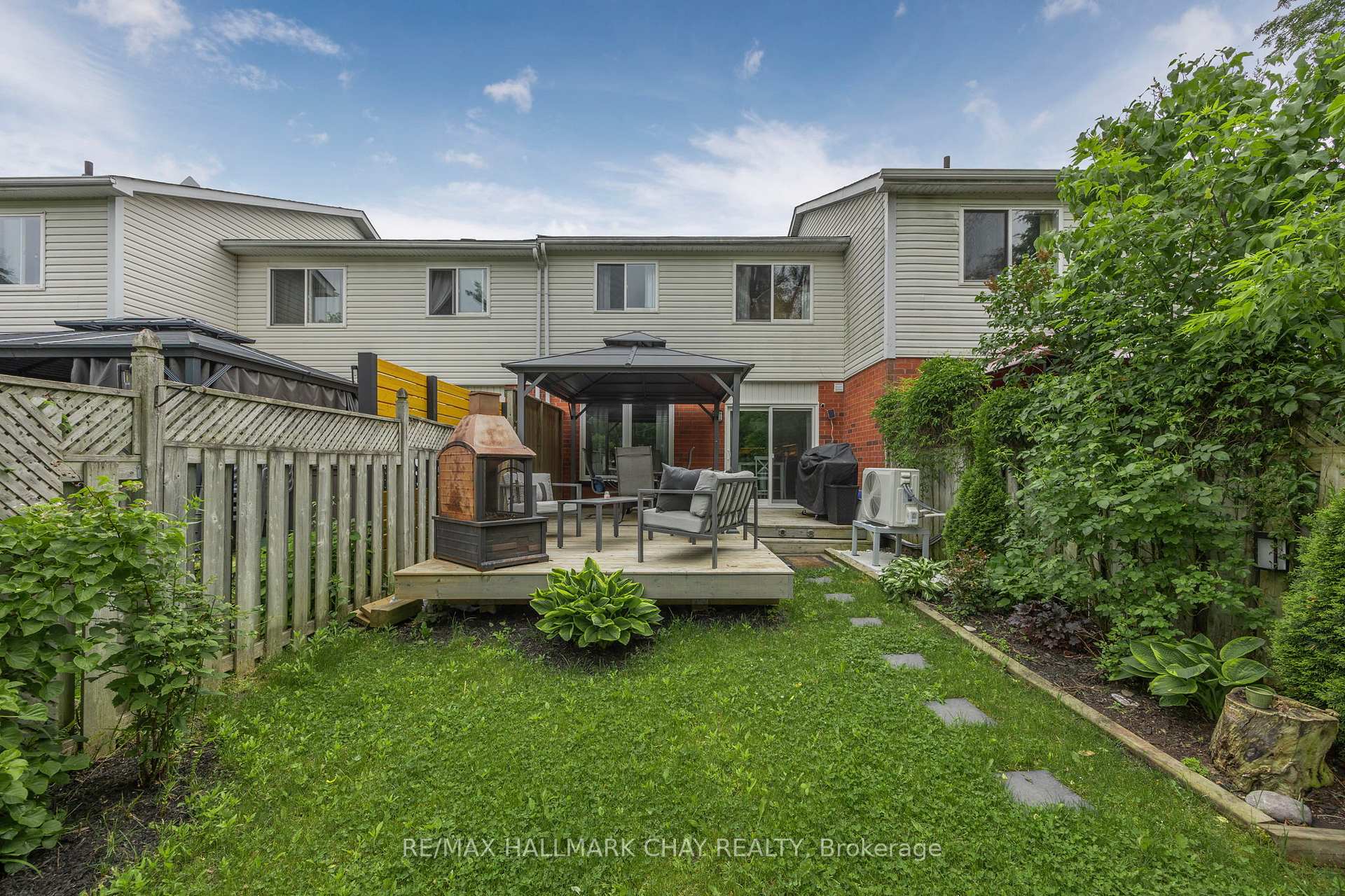 Photo 16 of 44 Pickett Crescent, Barrie, Innis-Shore — HOMEH