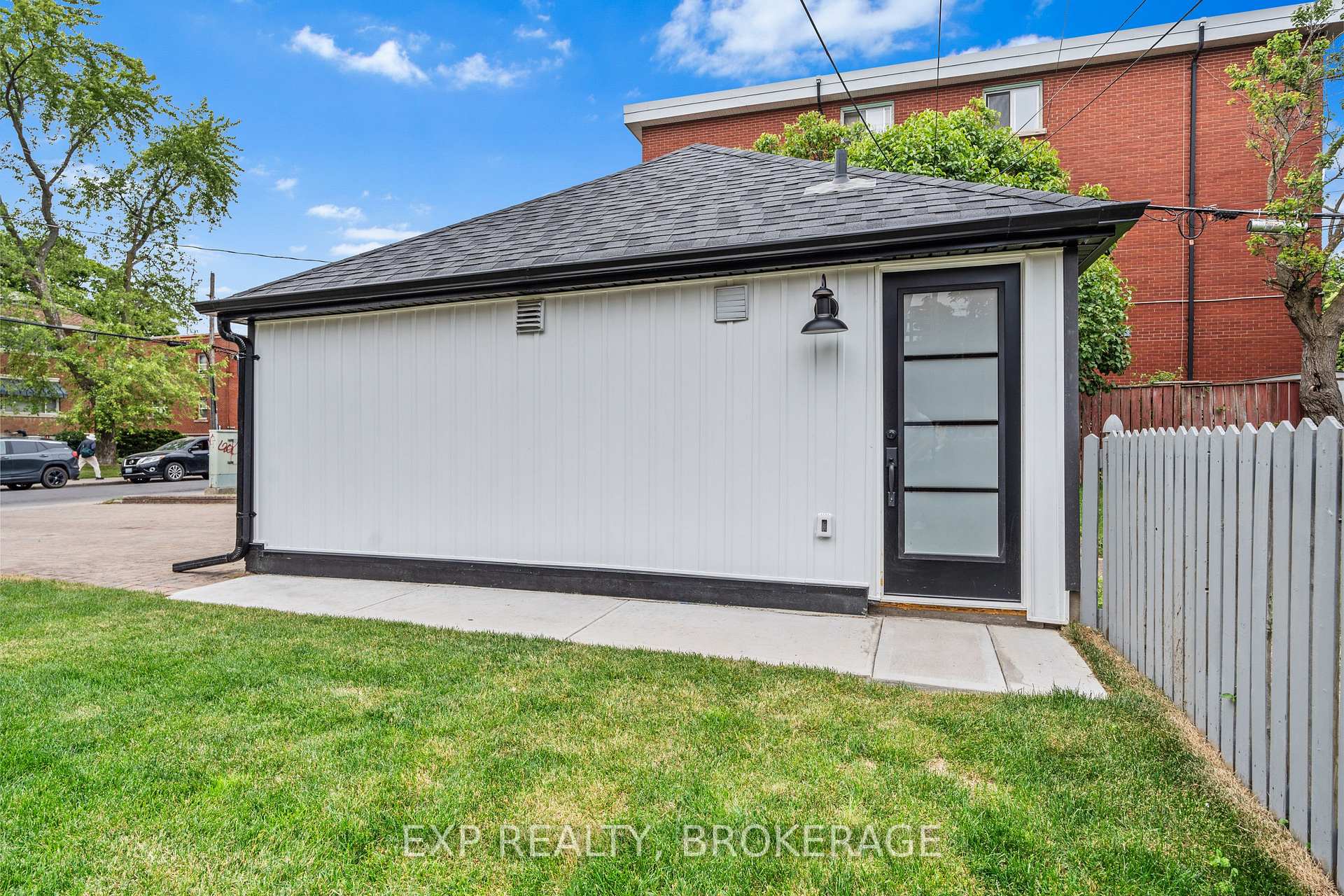 Photo 3 of Unit 4, 493 College Street, Kingston, Central City East — HOMEH