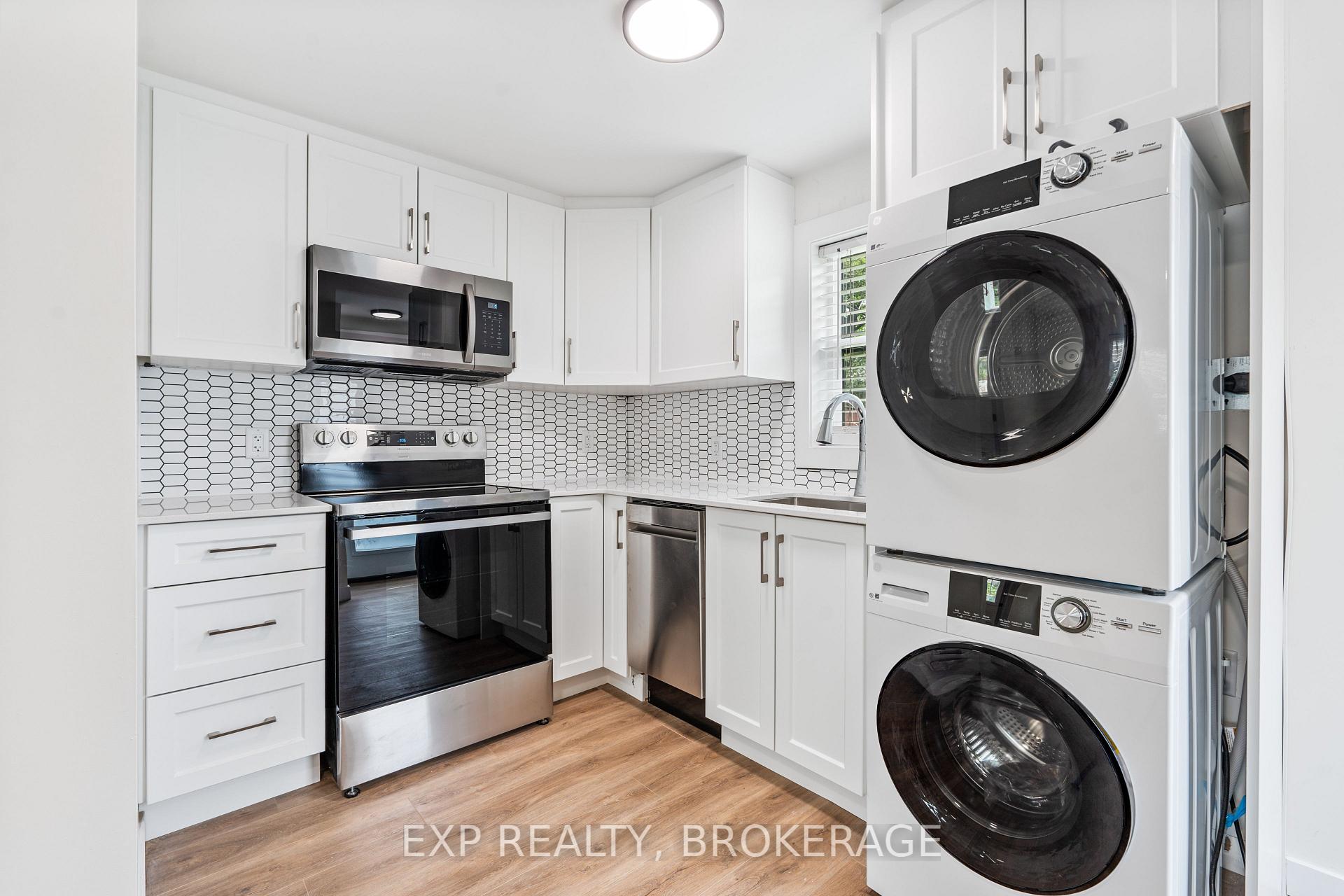 Photo 6 of Unit 4, 493 College Street, Kingston, Central City East — HOMEH