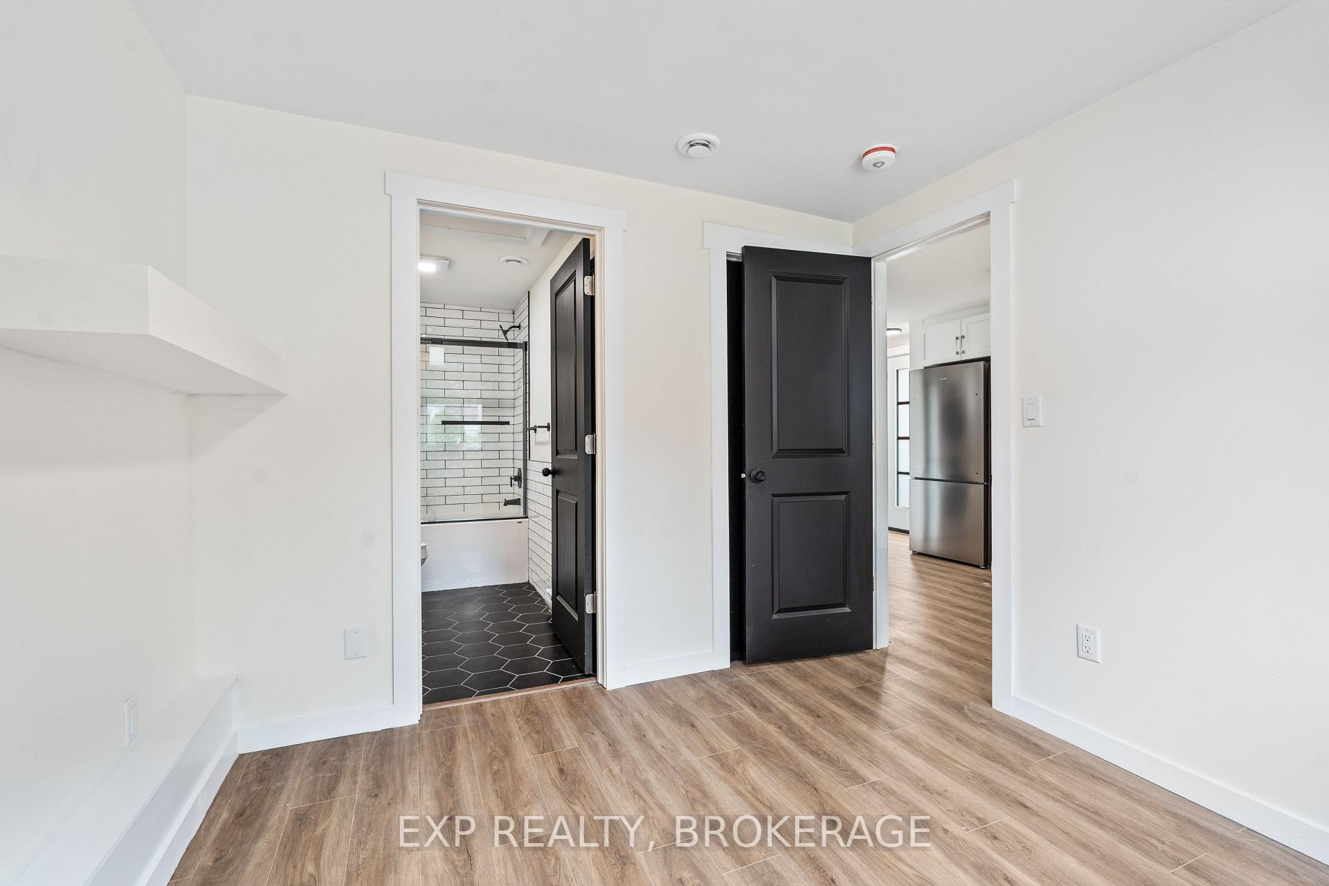 Photo 13 of Unit 4, 493 College Street, Kingston, Central City East — HOMEH