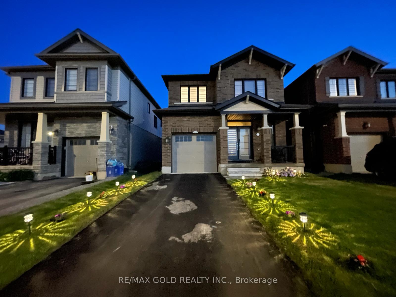 Photo 3 of 7 Royal Coachman Way, Hamilton, Stoney Creek Mountain — HOMEH