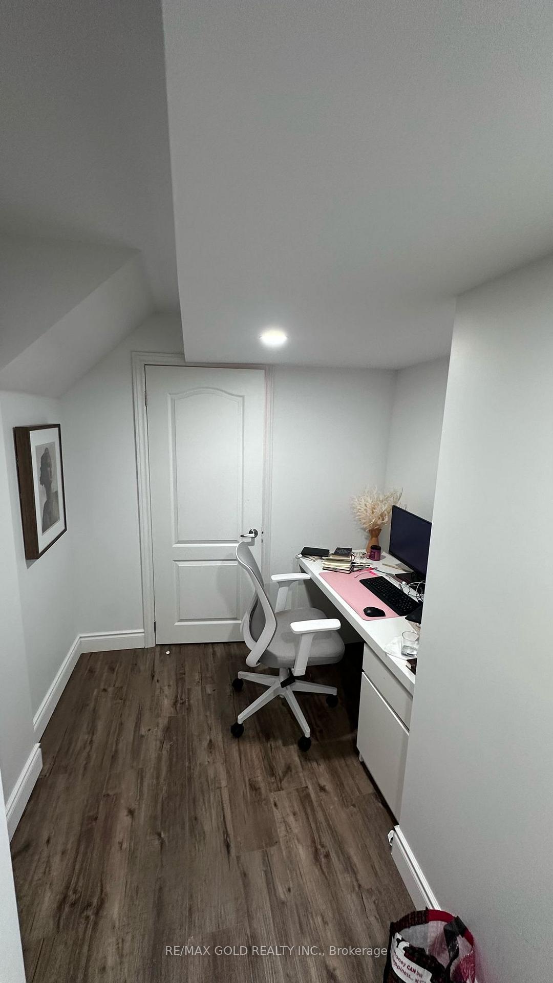 Photo 8 of 7 Royal Coachman Way, Hamilton, Stoney Creek Mountain — HOMEH