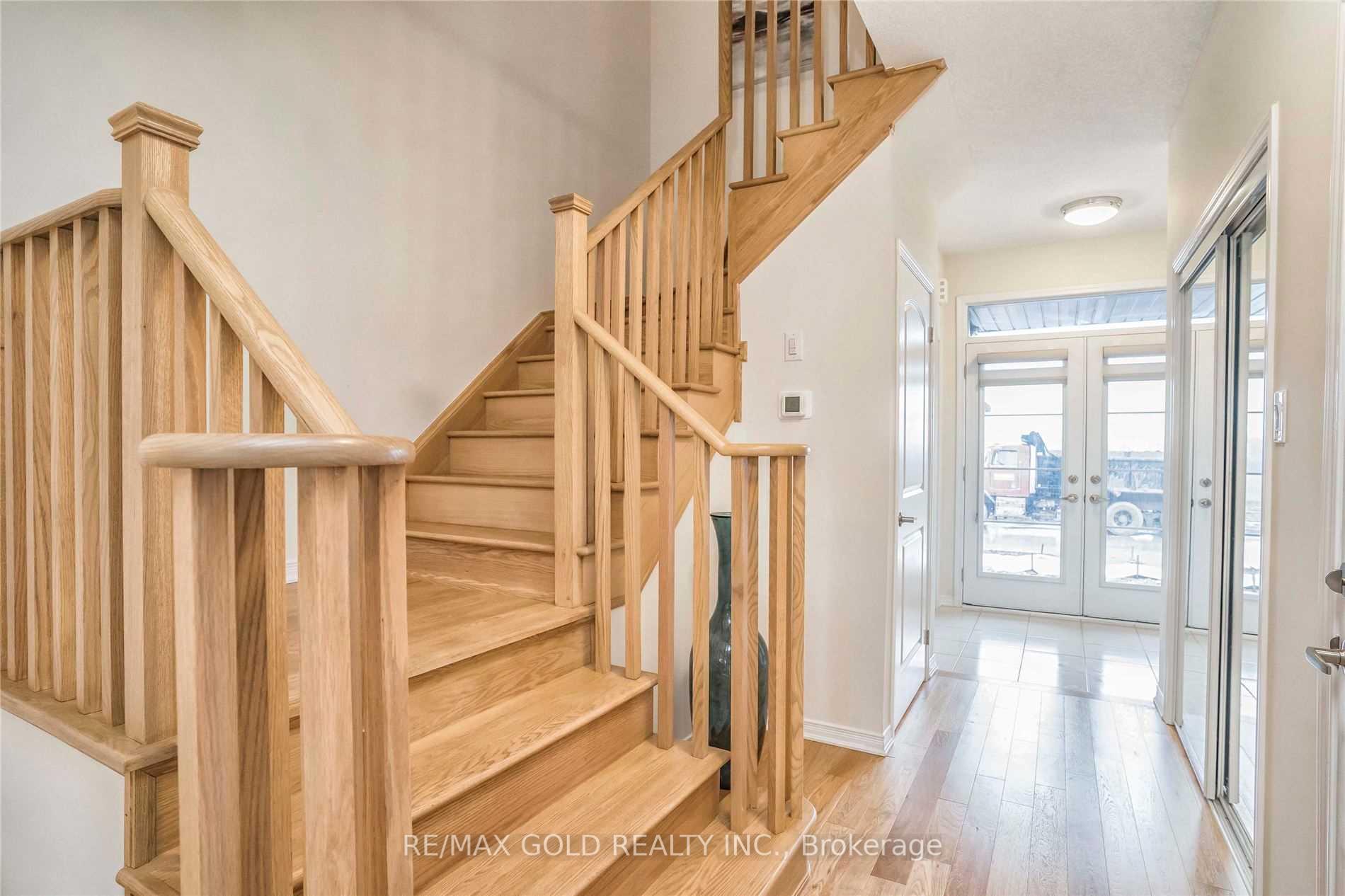 Photo 12 of 7 Royal Coachman Way, Hamilton, Stoney Creek Mountain — HOMEH