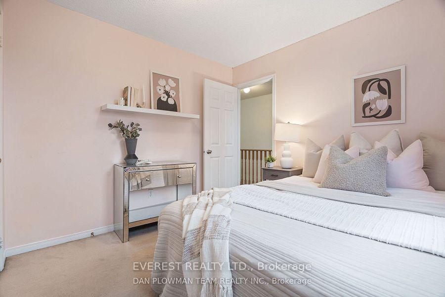 Photo 6 of 1905 Clearwater Court, Oshawa, Samac — HOMEH