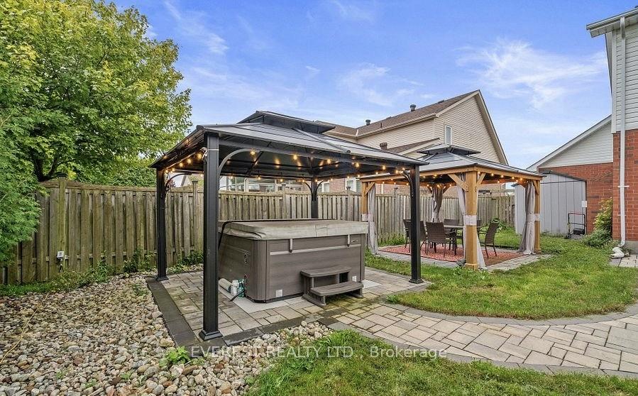 Photo 9 of 1905 Clearwater Court, Oshawa, Samac — HOMEH
