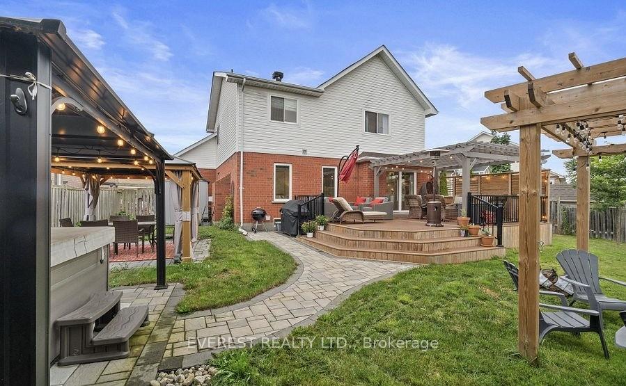 Photo 11 of 1905 Clearwater Court, Oshawa, Samac — HOMEH