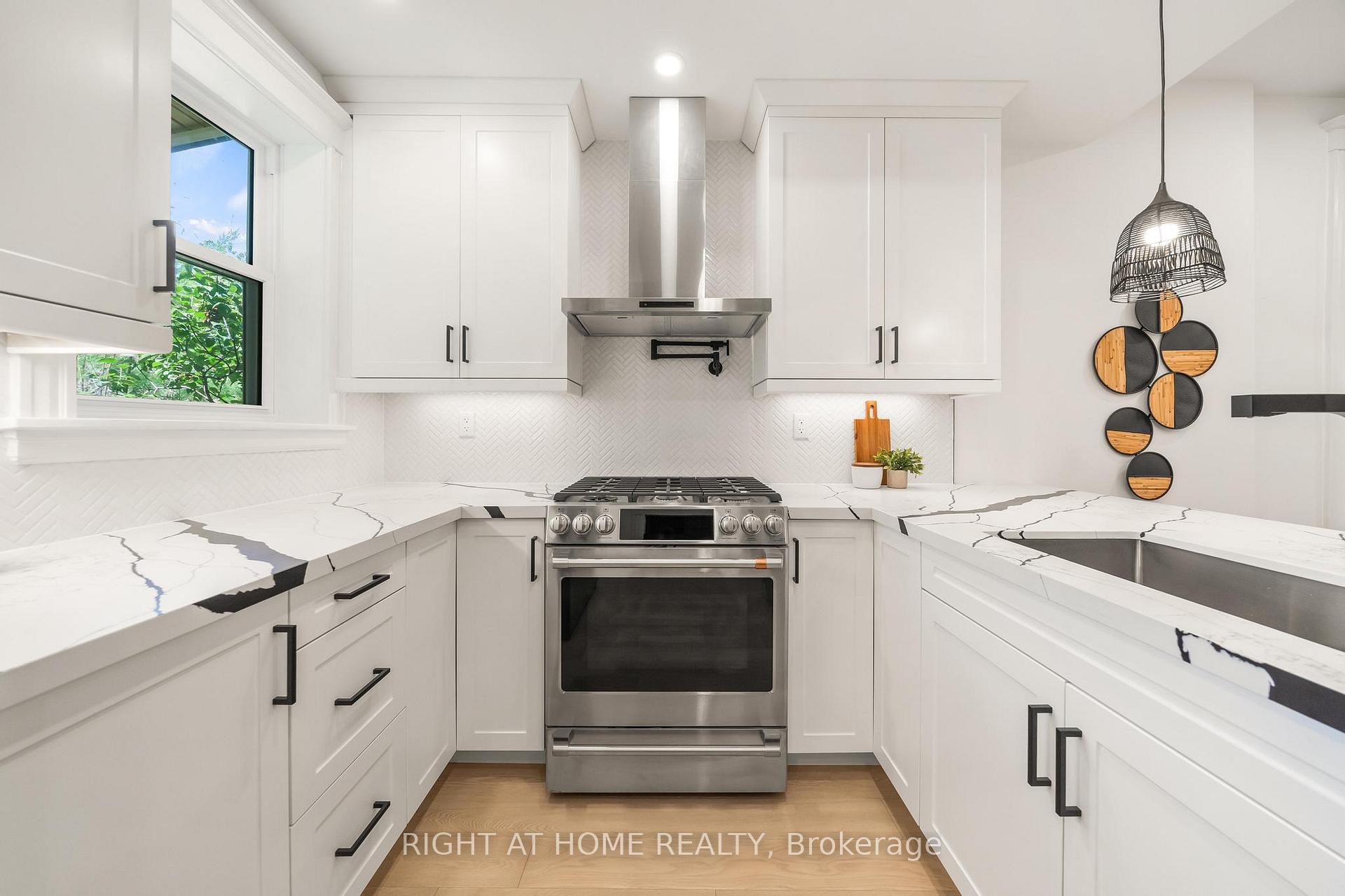 Photo 19 of Unit Main, 15 Pine Street, Hamilton, Kirkendall — HOMEH