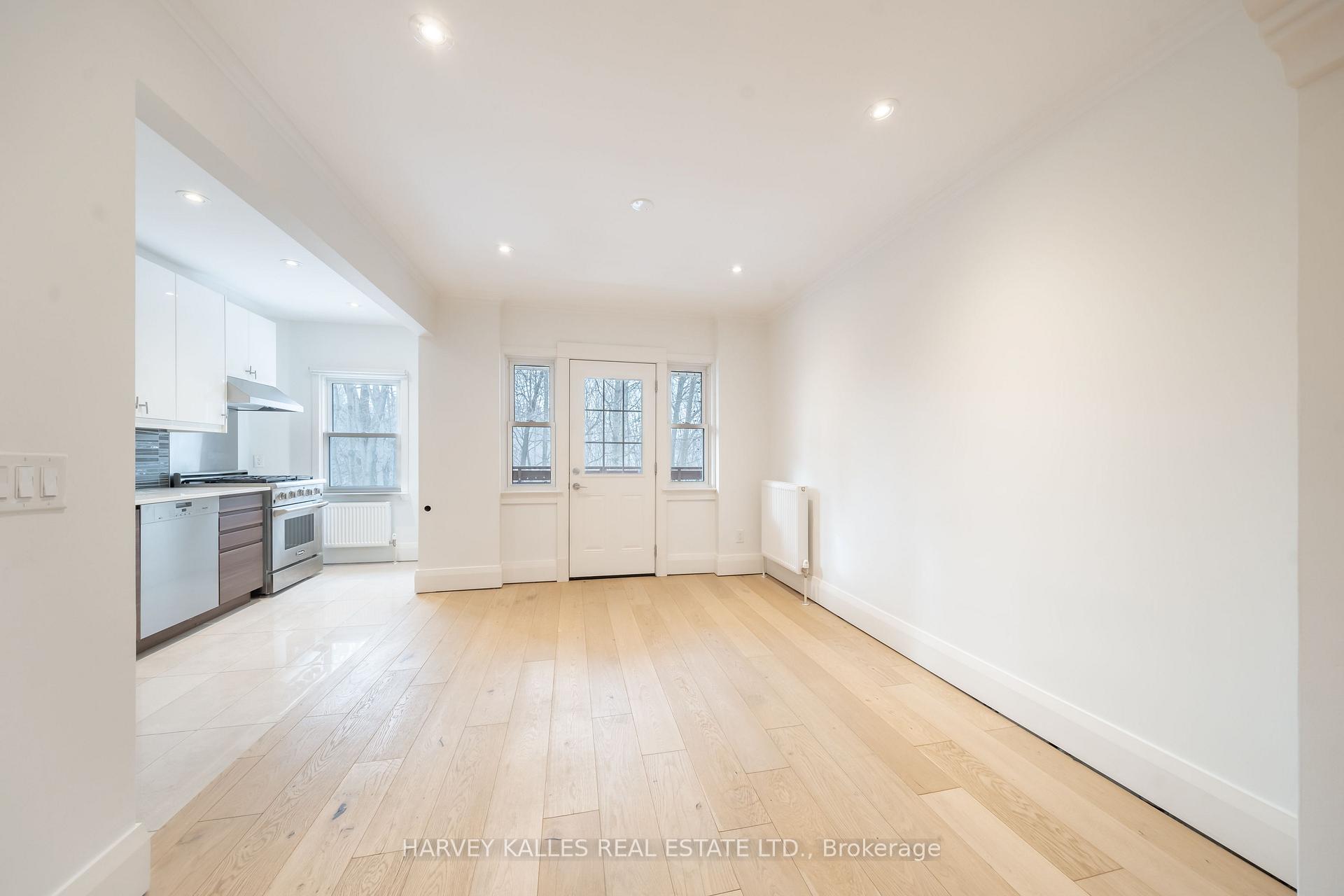 Photo 5 of Unit Main, 107 Chatsworth Drive, Toronto, Lawrence Park South — HOMEH