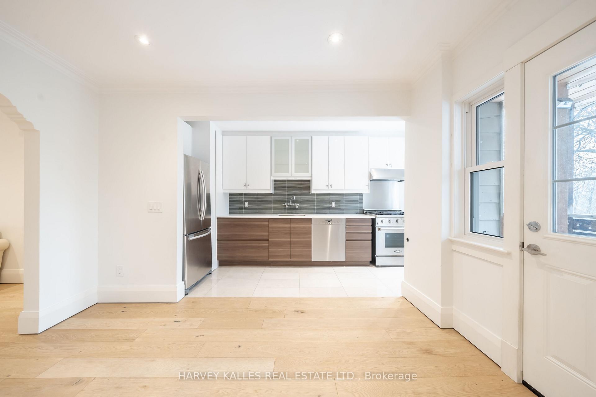 Photo 6 of Unit Main, 107 Chatsworth Drive, Toronto, Lawrence Park South — HOMEH