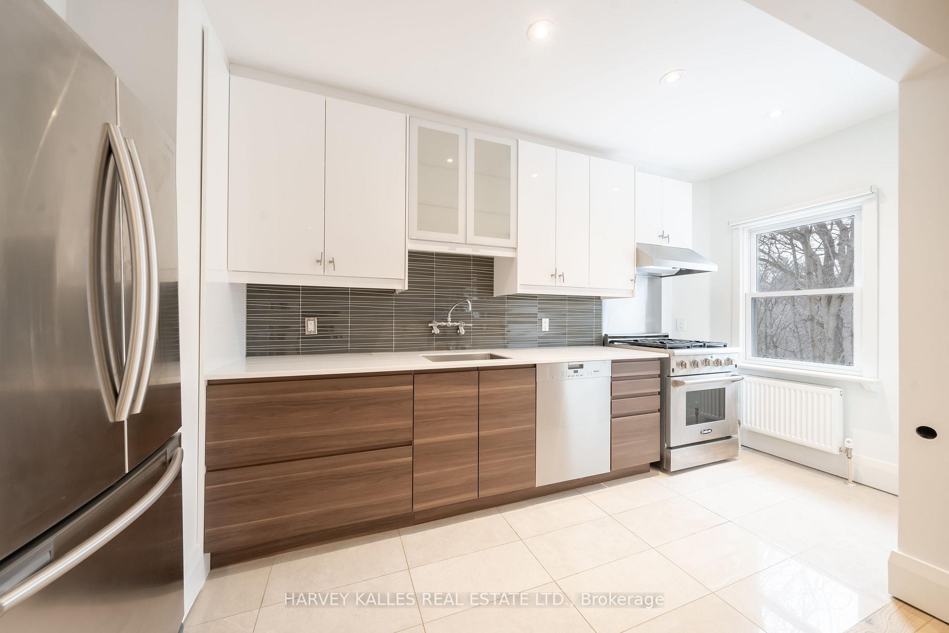Photo 7 of Unit Main, 107 Chatsworth Drive, Toronto, Lawrence Park South — HOMEH