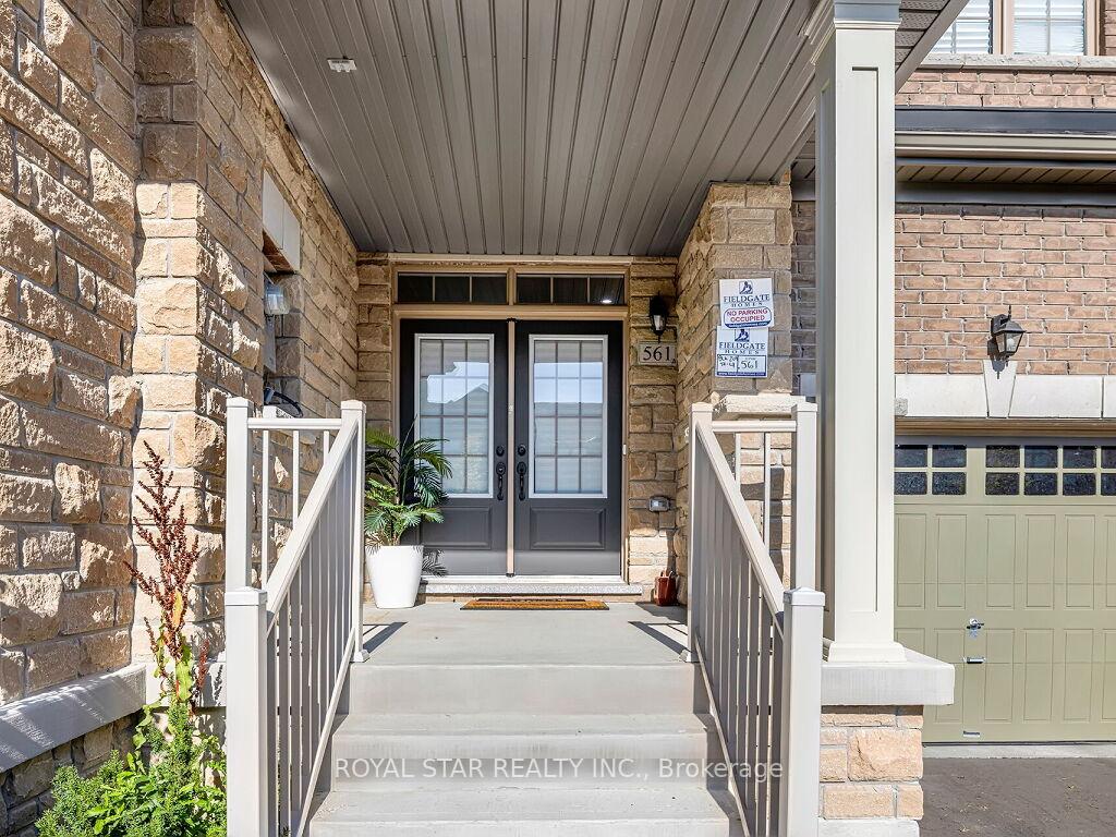 Photo 2 of 561 Barons Street, Vaughan, Kleinburg — HOMEH
