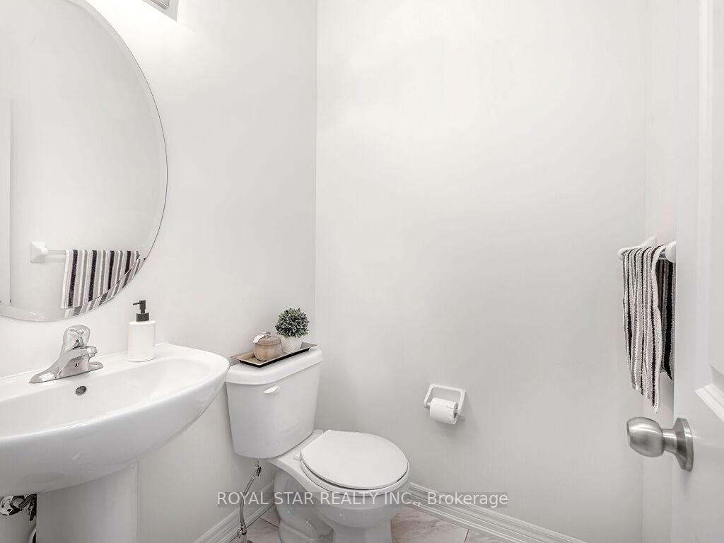 Photo 4 of 561 Barons Street, Vaughan, Kleinburg — HOMEH